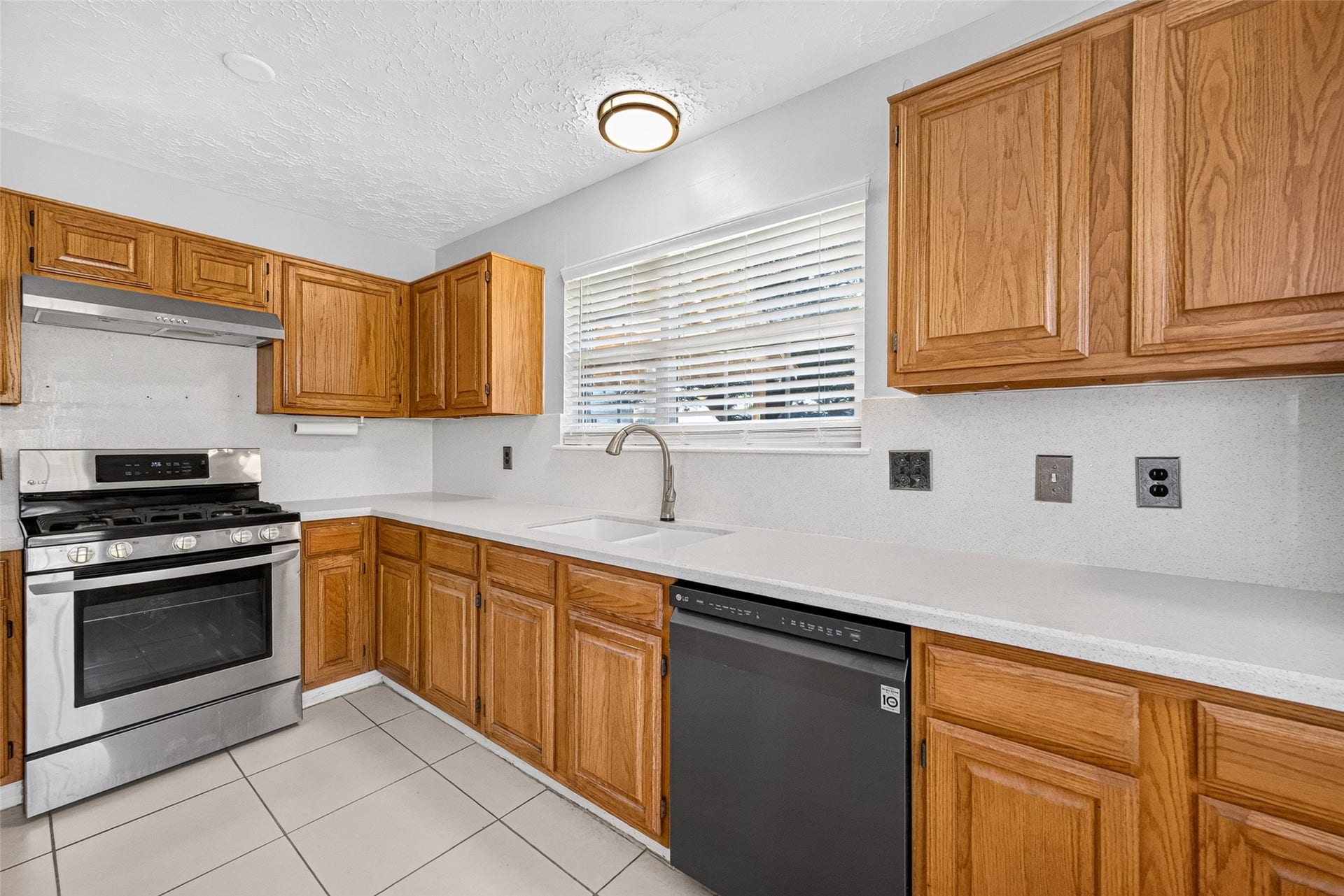 3714 Parkridge Glen Drive, Houston, TX 77082 3714 Parkridge Glen Drive, Houston, TX 77082