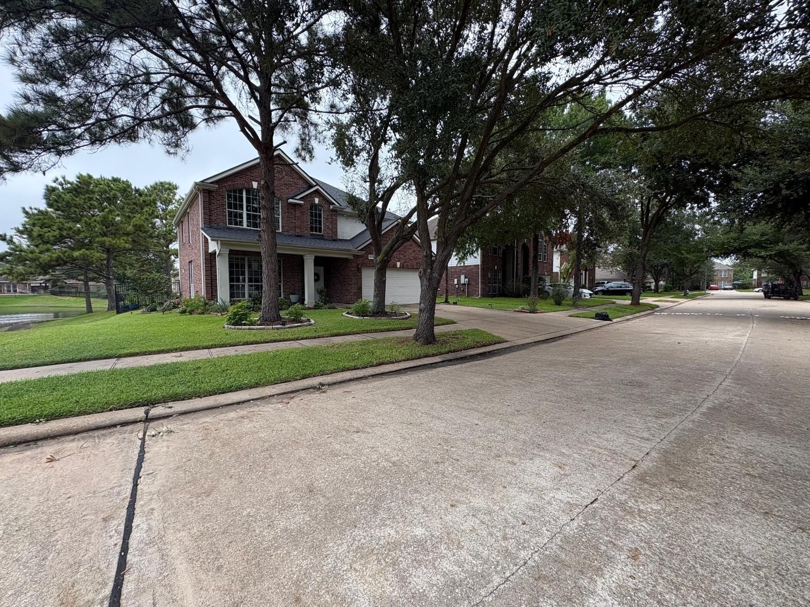 10411 Black Sands Drive, Houston, TX 77095 10411 Black Sands Drive, Houston, TX 77095