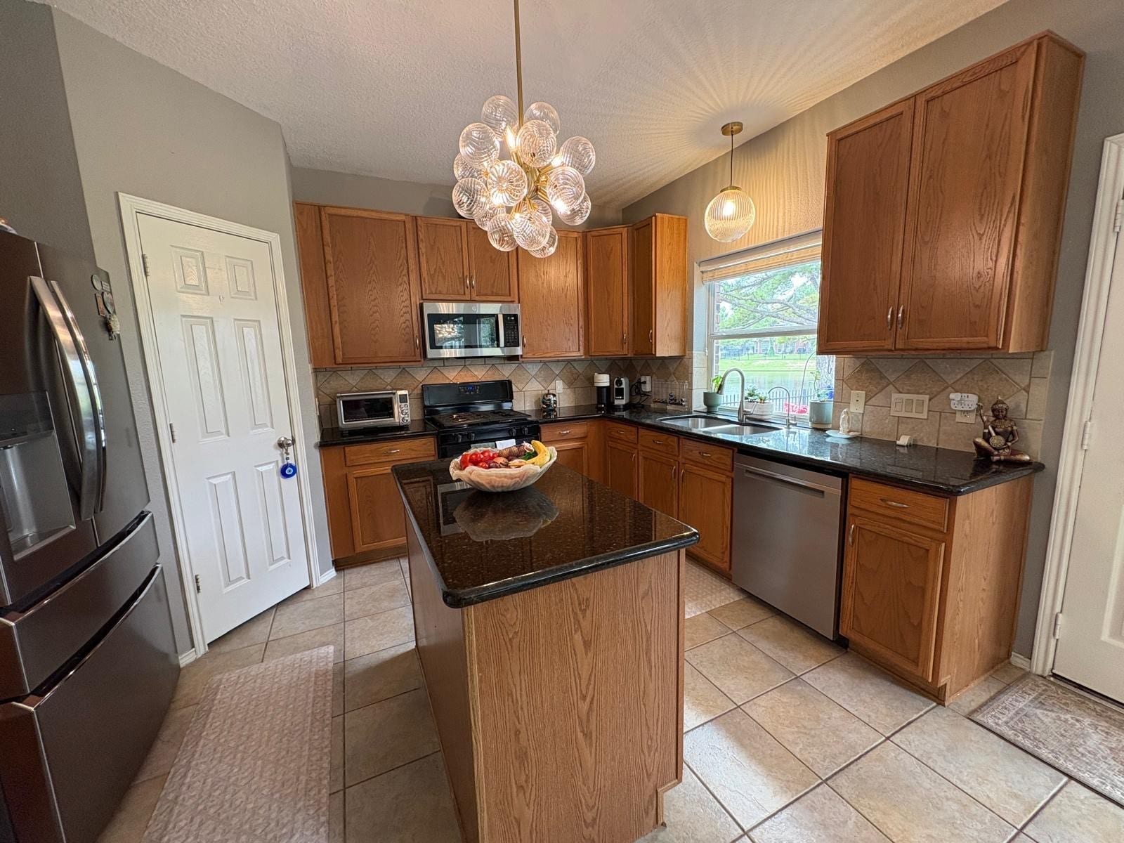 10411 Black Sands Drive, Houston, TX 77095 10411 Black Sands Drive, Houston, TX 77095