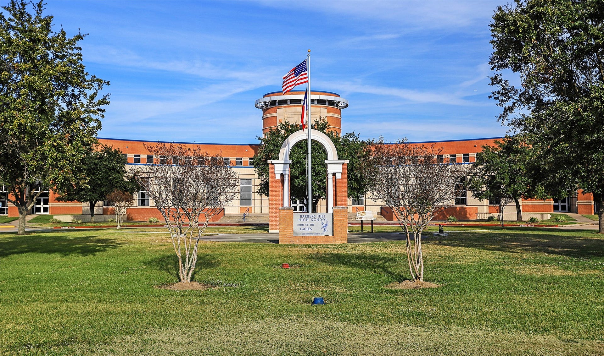 12019 Old Fashion Circle, Mont Belvieu, TX 77535 Barbers Hill High School.