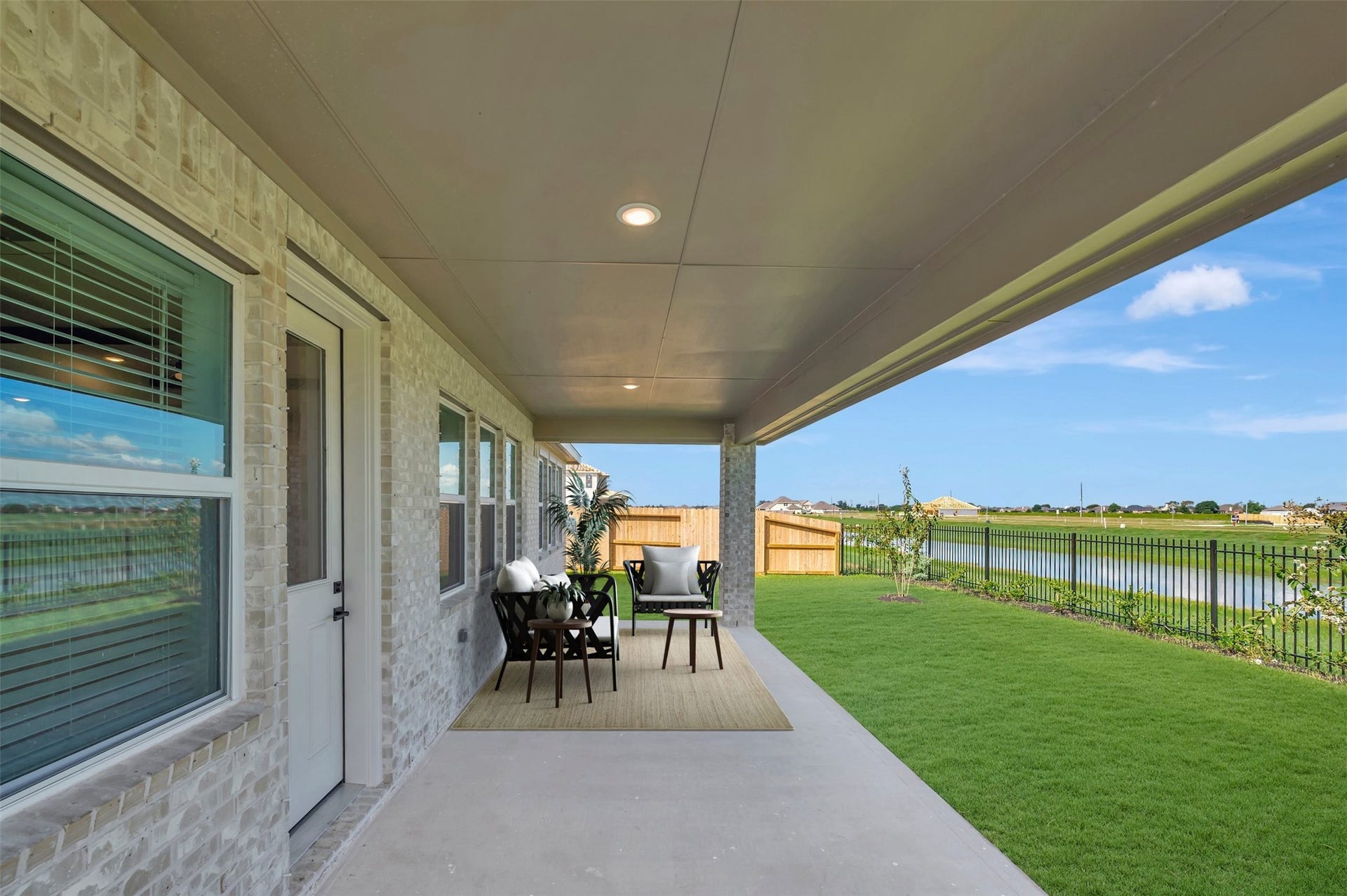 12019 Old Fashion Circle, Mont Belvieu, TX 77535 Covered patio in backyard