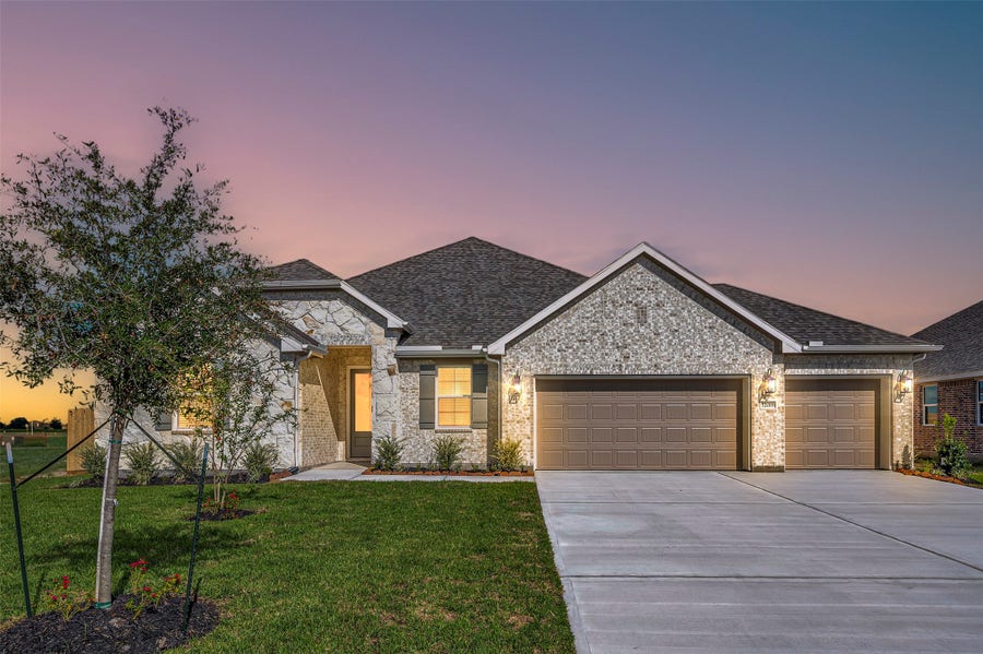 Property photo for 12019 Old Fashion Circle, Mont Belvieu, TX