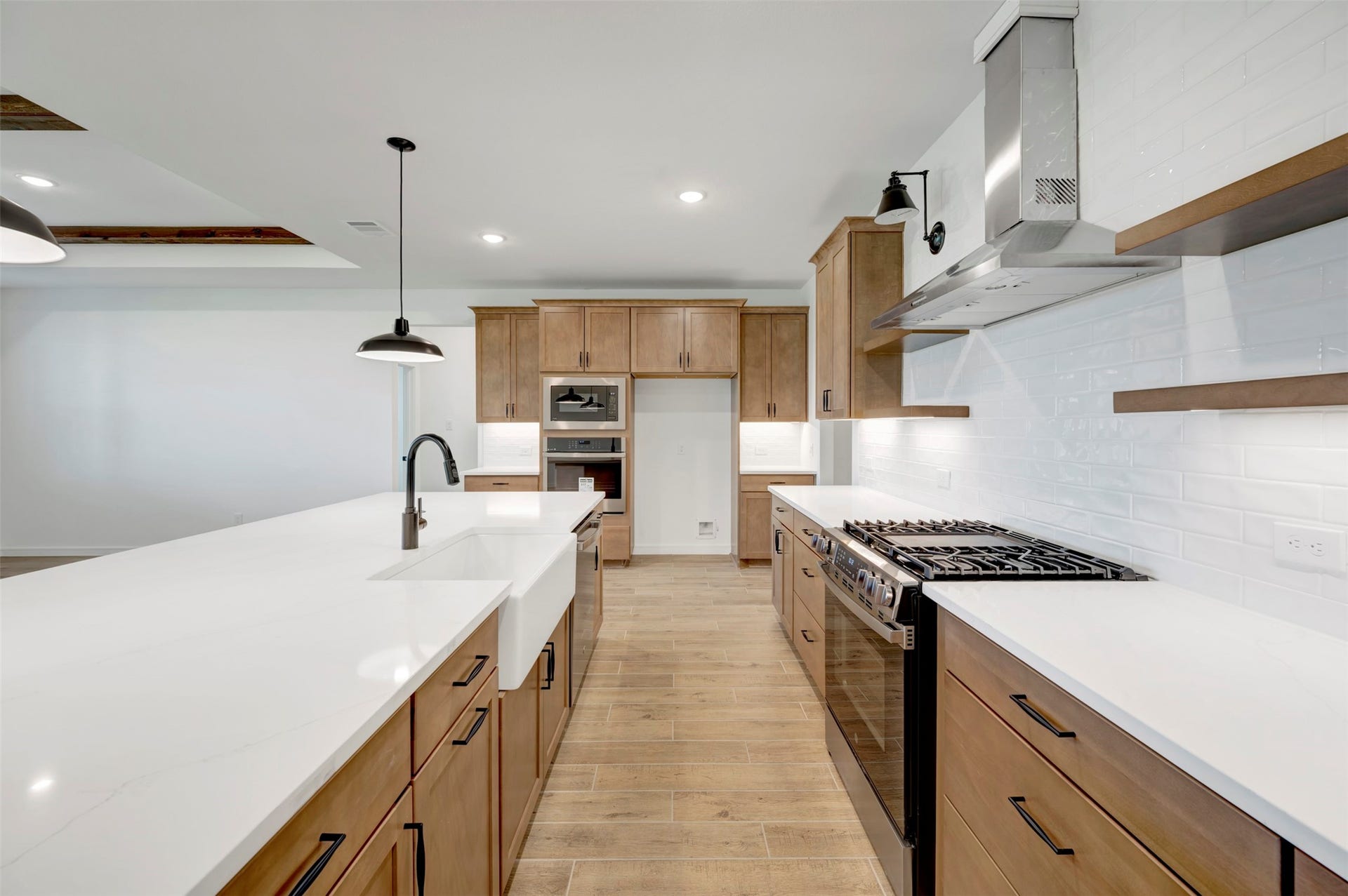 12019 Old Fashion Circle, Mont Belvieu, TX 77535 Plenty of storage in kitchen