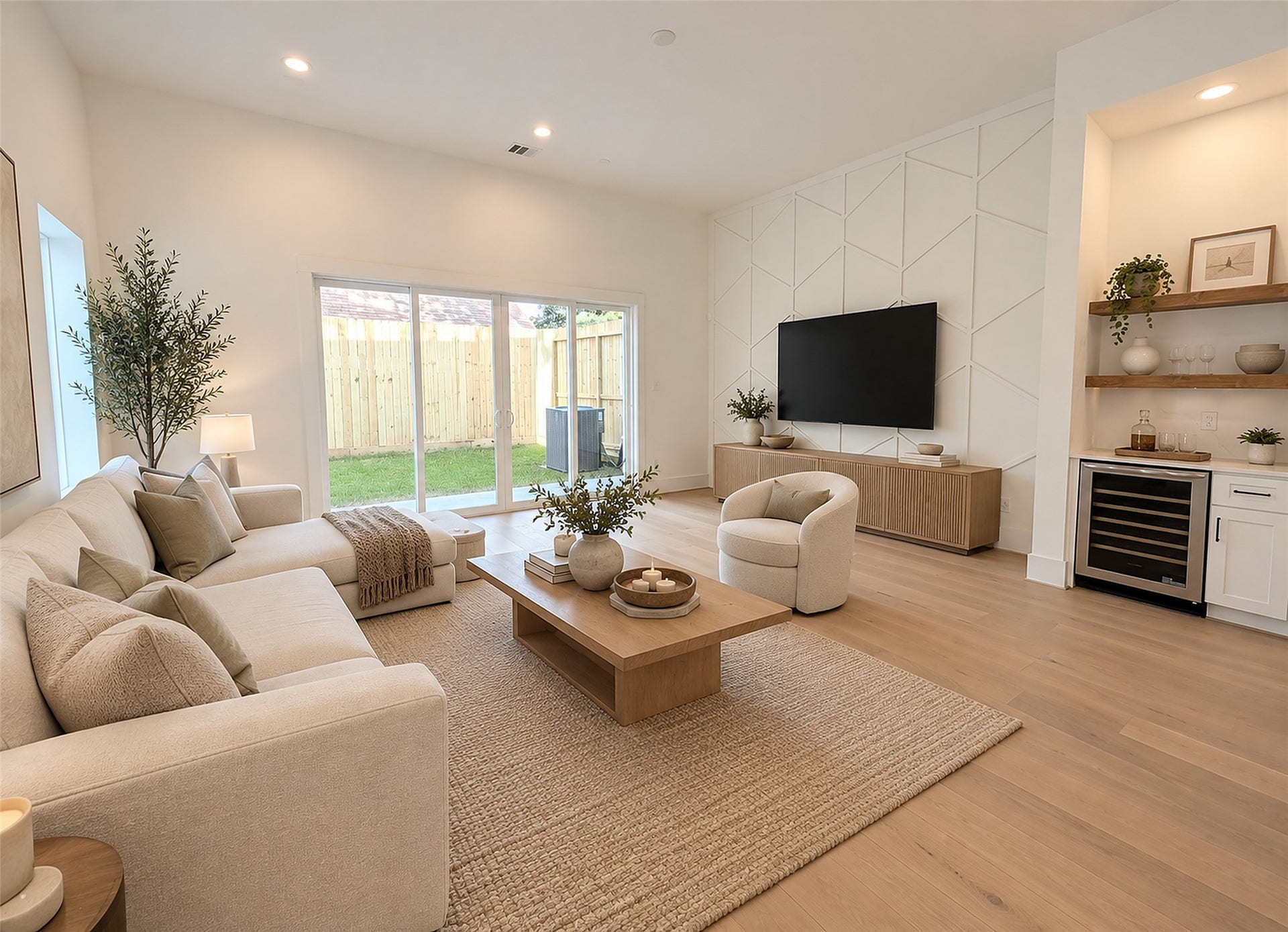 1322 Lawrence Street, Houston, TX 77008 Multiple options of furnitue and decoration placement for this oversized living area!