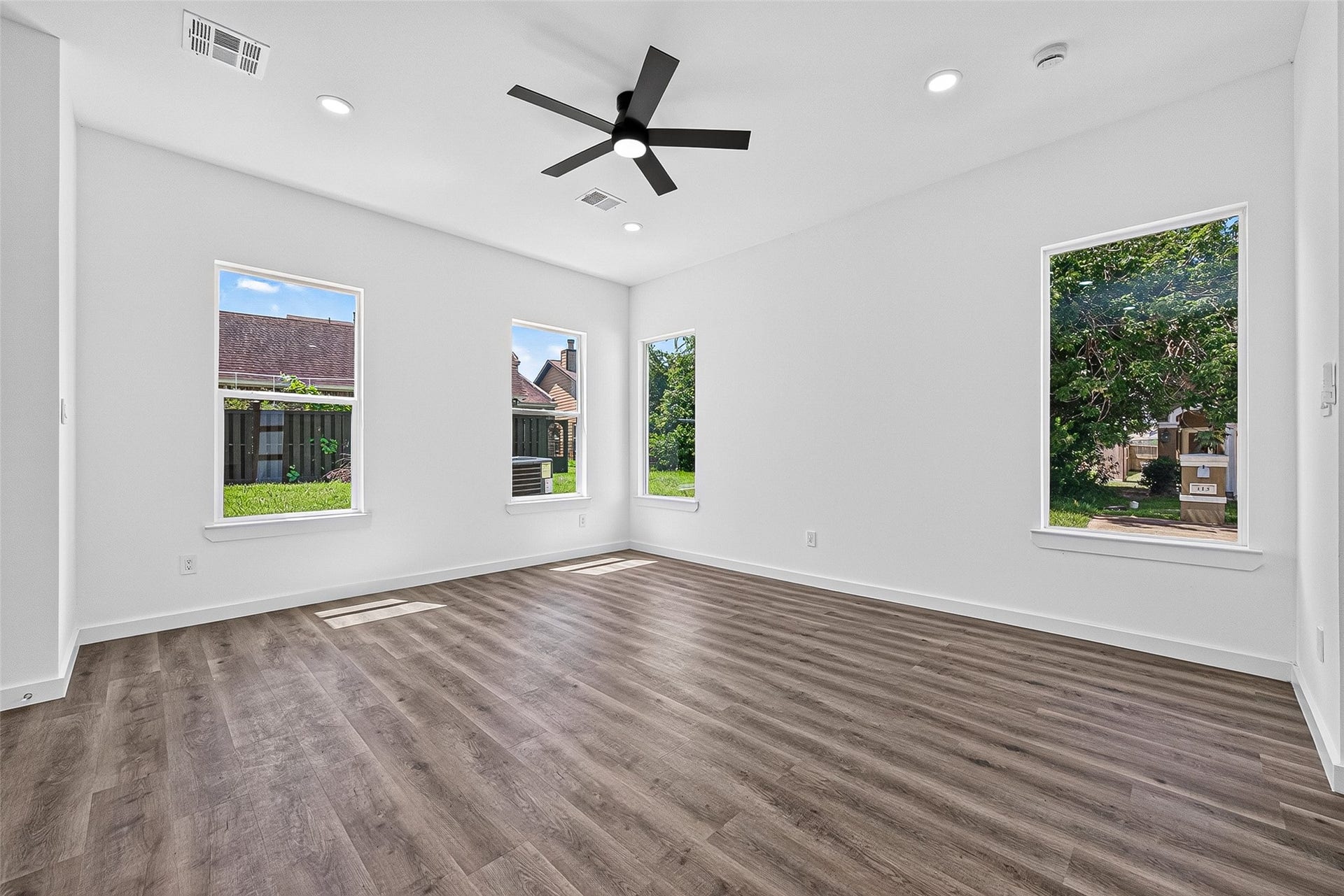 115 Capetown Lane, Conroe, TX 77356 115 Capetown Lane, Conroe, TX 77356