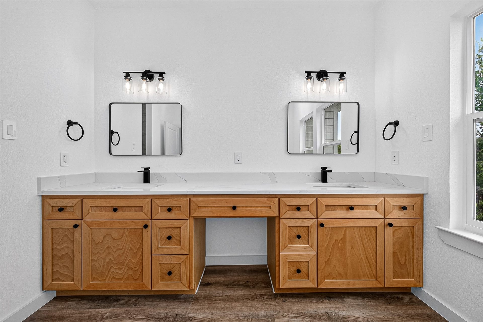 115 Capetown Lane, Conroe, TX 77356 115 Capetown Lane, Conroe, TX 77356
