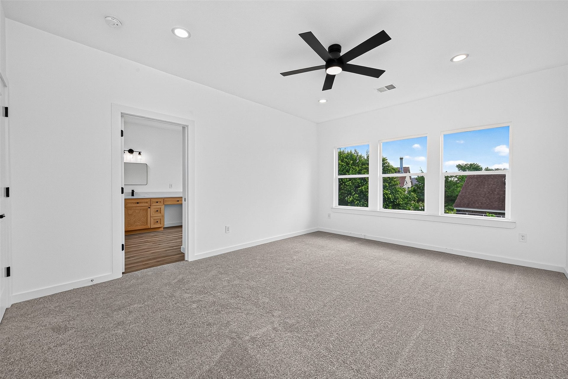 115 Capetown Lane, Conroe, TX 77356 115 Capetown Lane, Conroe, TX 77356