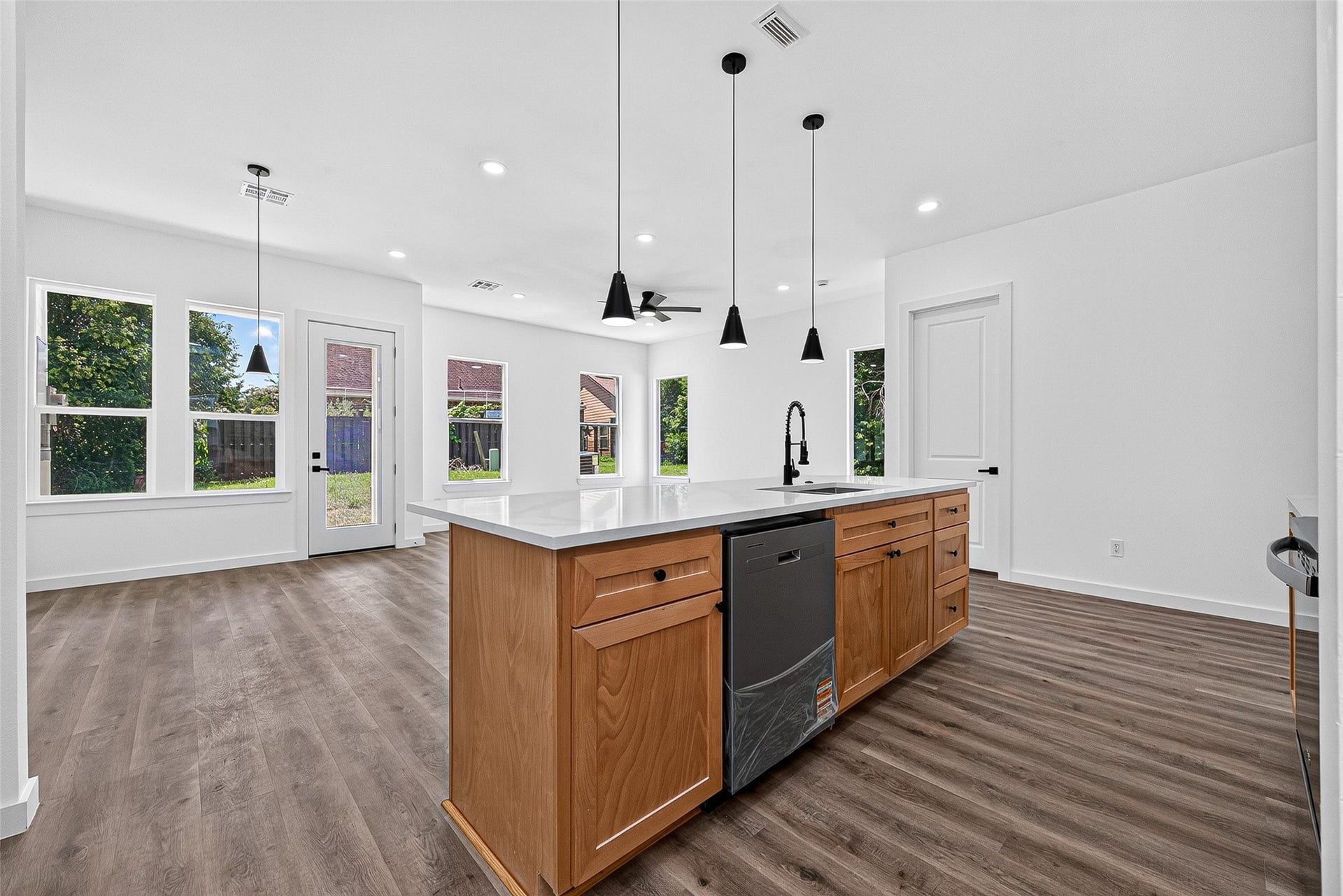 115 Capetown Lane, Conroe, TX 77356 115 Capetown Lane, Conroe, TX 77356