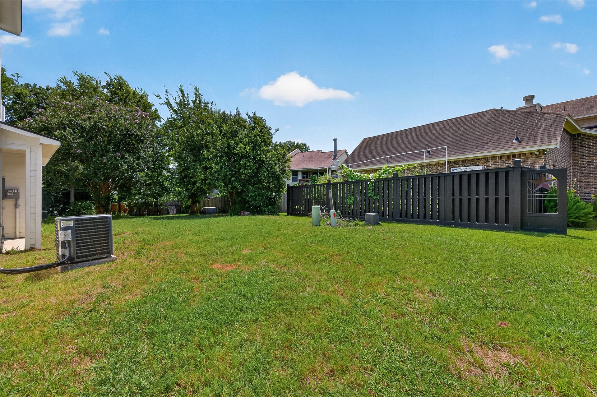 115 Capetown Lane, Conroe, TX 77356 115 Capetown Lane, Conroe, TX 77356