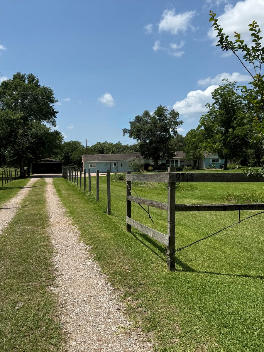 Property photo for 9718 County Road 321, Sweeny, TX