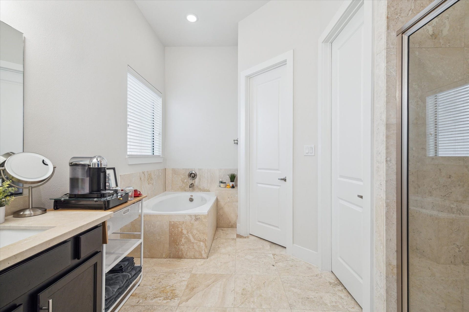 52 N Hutcheson Street, Houston, TX 77003 52 N Hutcheson Street, Houston, TX 77003