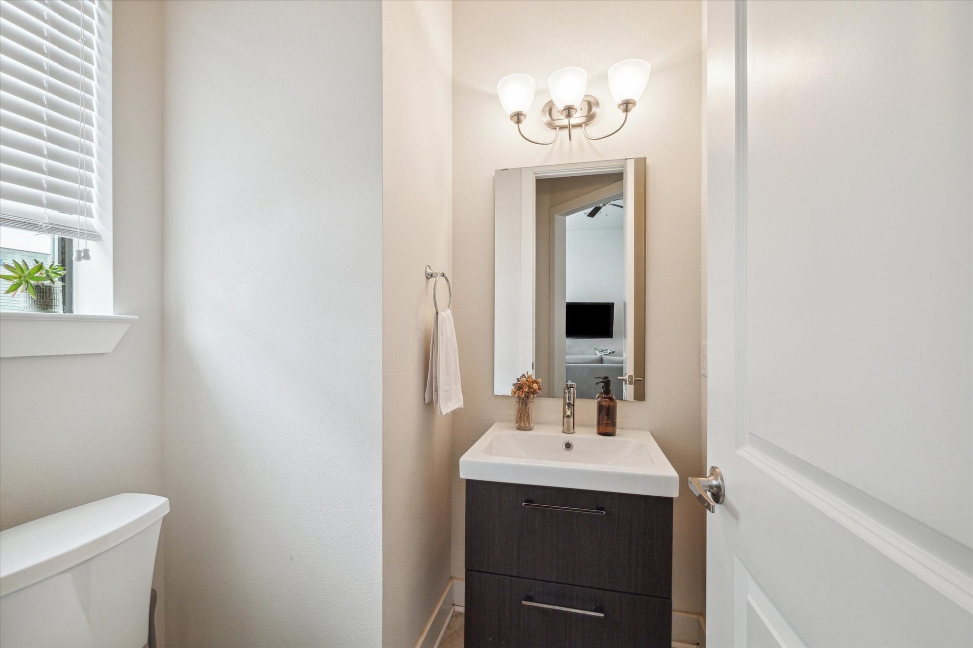 52 N Hutcheson Street, Houston, TX 77003 52 N Hutcheson Street, Houston, TX 77003