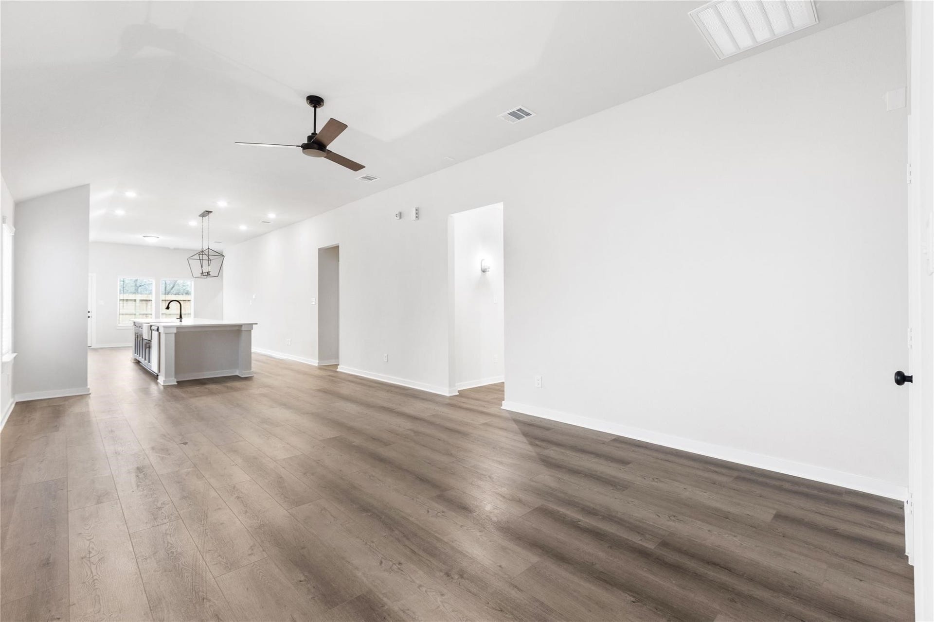 6547 Escondido Dr, Rosharon, TX 77583