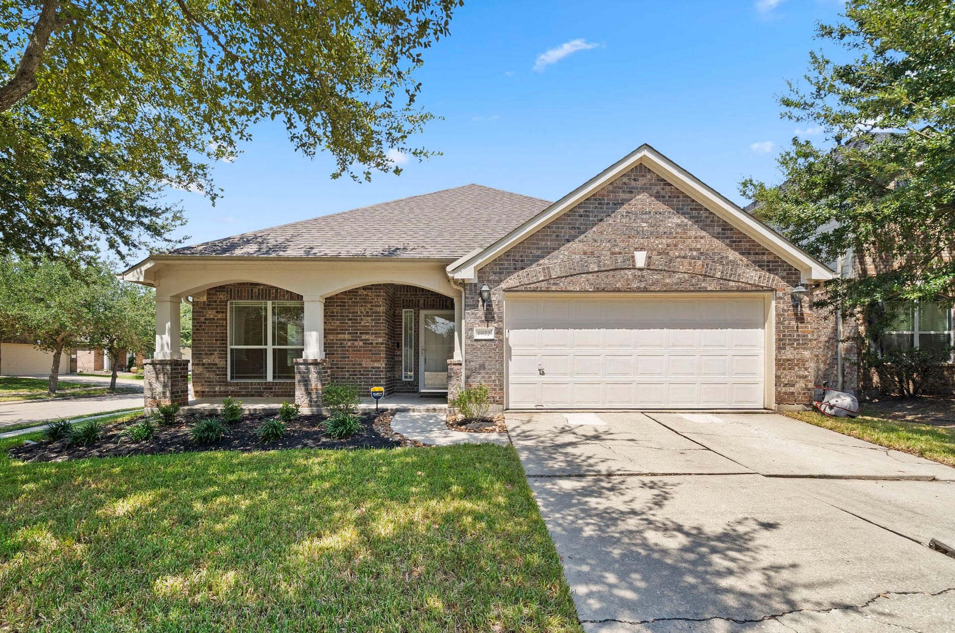 1922 Midnight Lane, Houston, TX 77047 1922 Midnight Lane, Houston, TX 77047