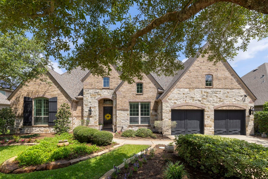 Property photo for 11 Solebrook Path, Tomball, TX