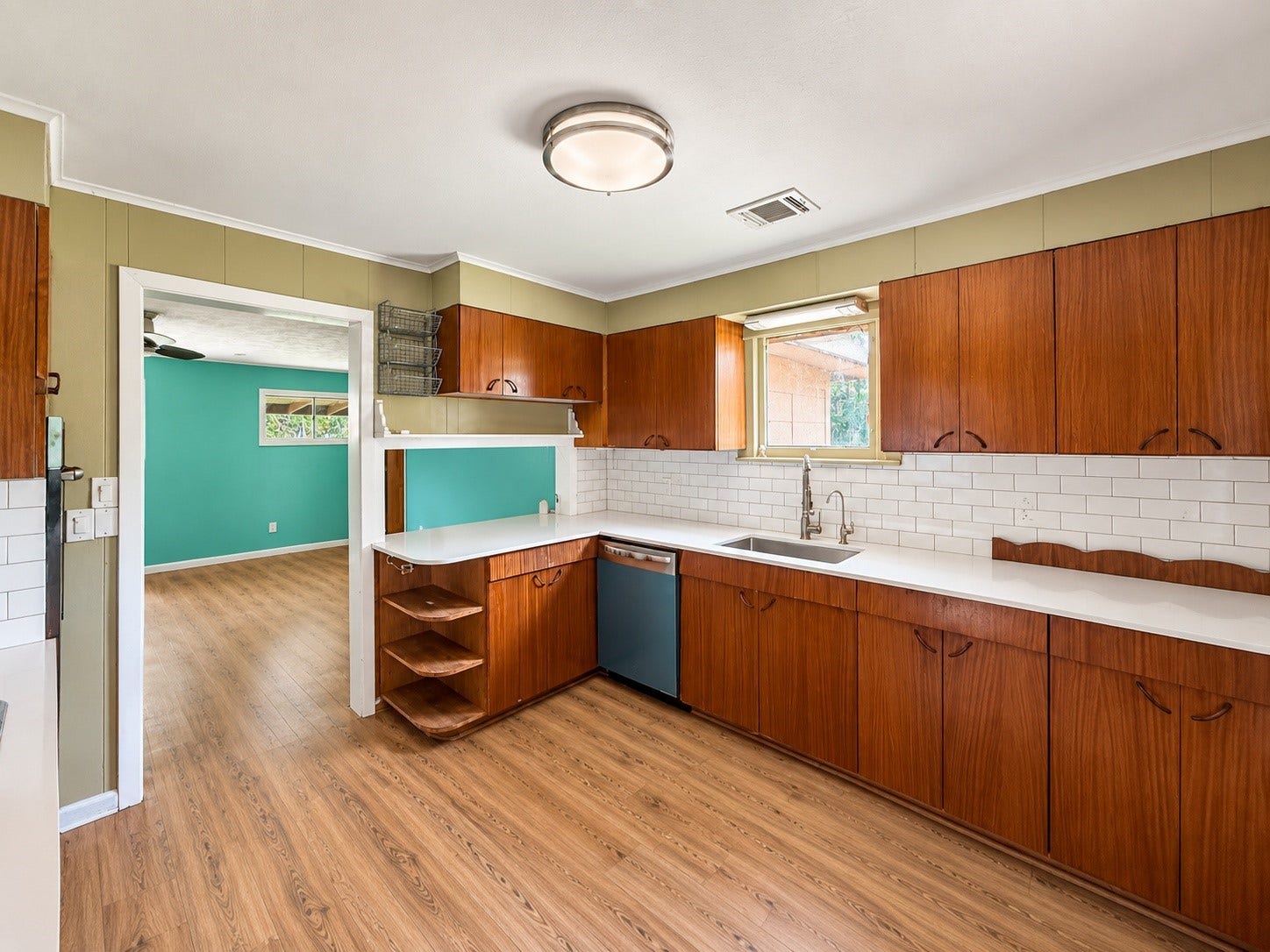 104 Flowers Street, Dayton, TX 77535 Kitchen