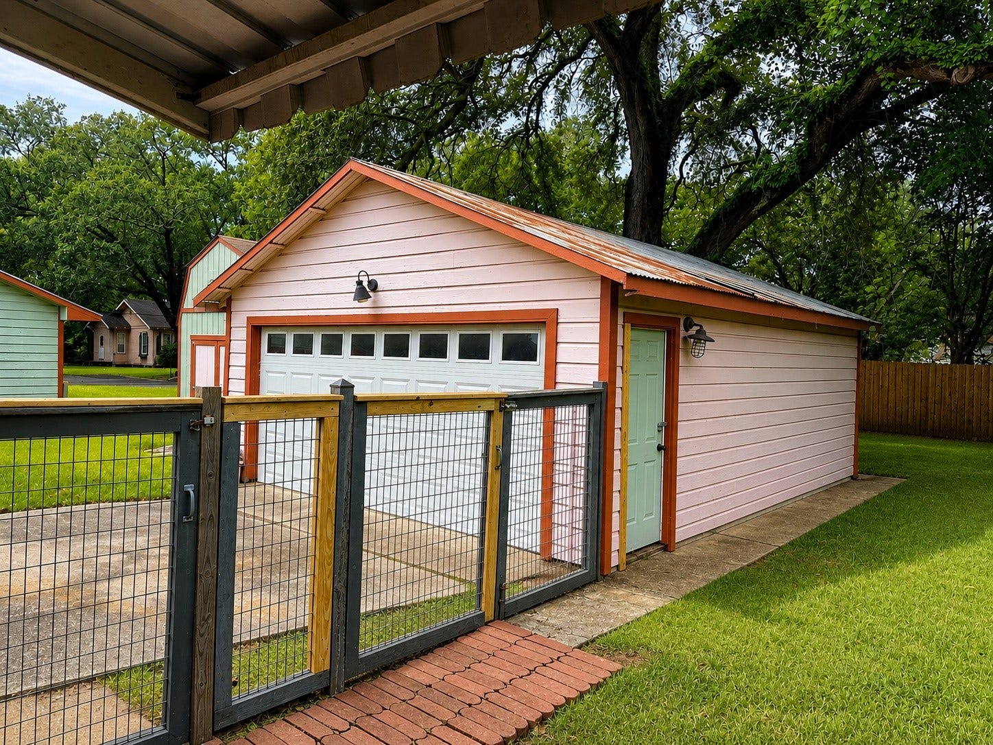 104 Flowers Street, Dayton, TX 77535 Garage