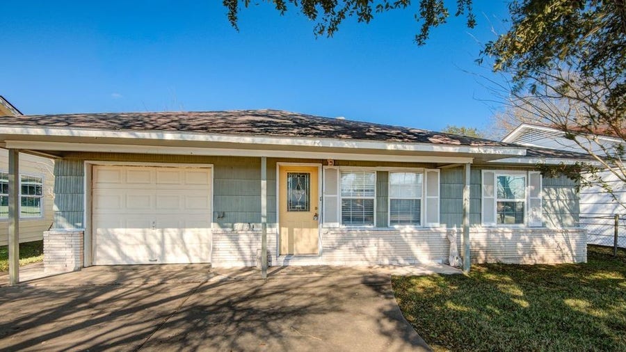 Property photo for 714 W 7th Street, Freeport, TX