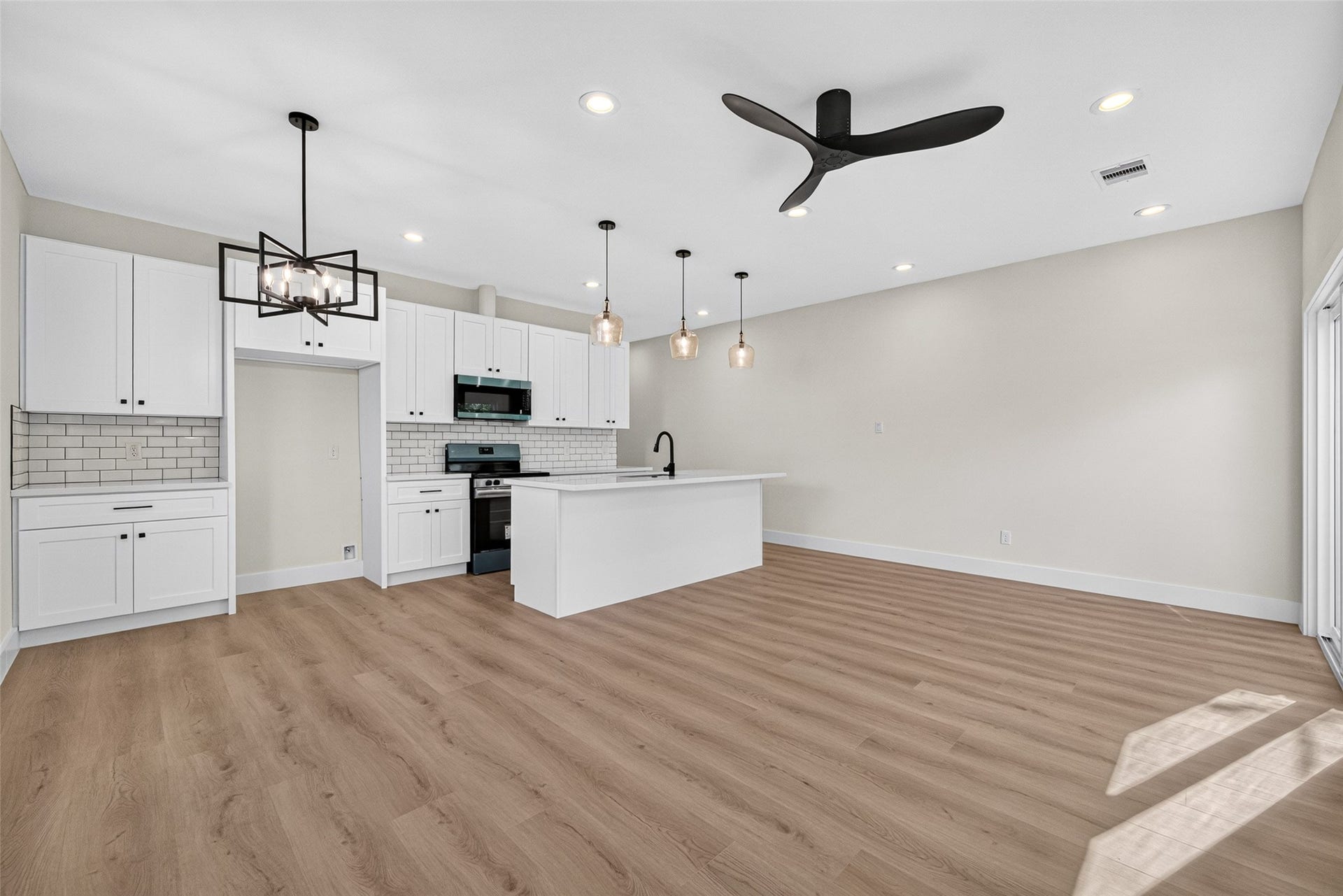 7810 & 7814 Booker Steet, #A-D, Houston, TX 77028 7810 & 7814 Booker Steet, #A-D, Houston, TX 77028