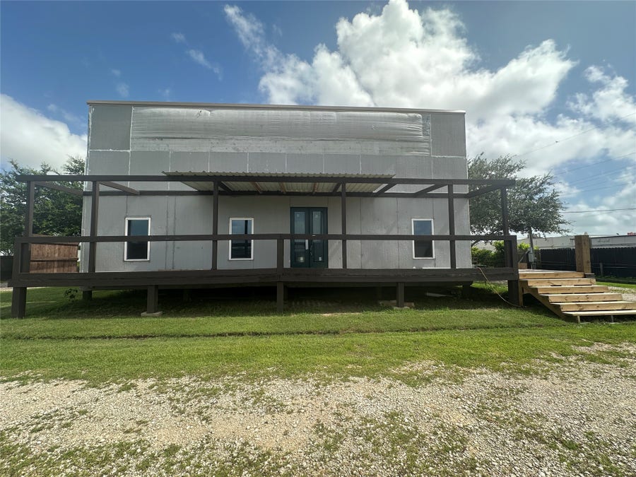 Property photo for 860 Wade Street, Clute, TX