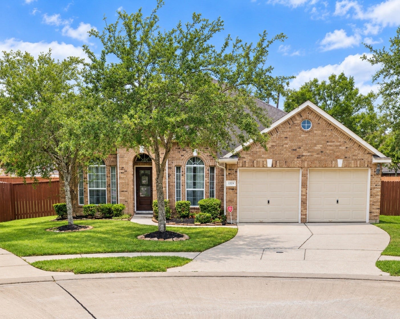 2324 Shadow Falls Lane, Pearland, TX 77584
