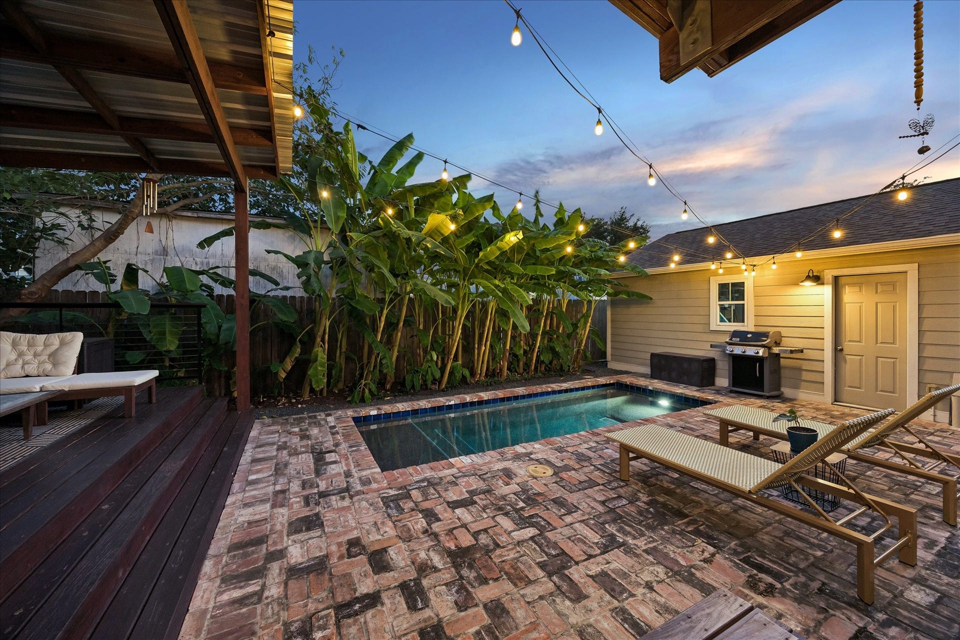 106 Alma Street, Houston, TX 77009 Backyard + deck