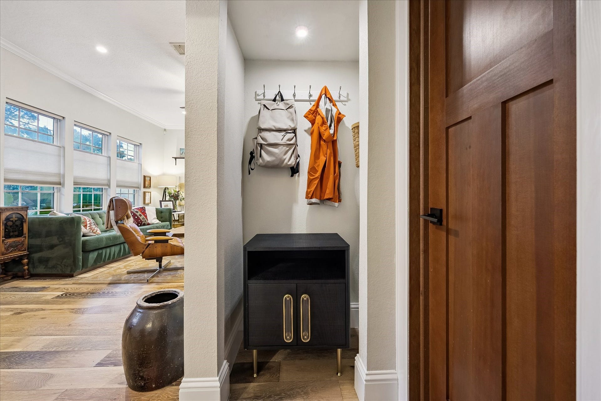 106 Alma Street, Houston, TX 77009 Convenient drop zone just off the entry