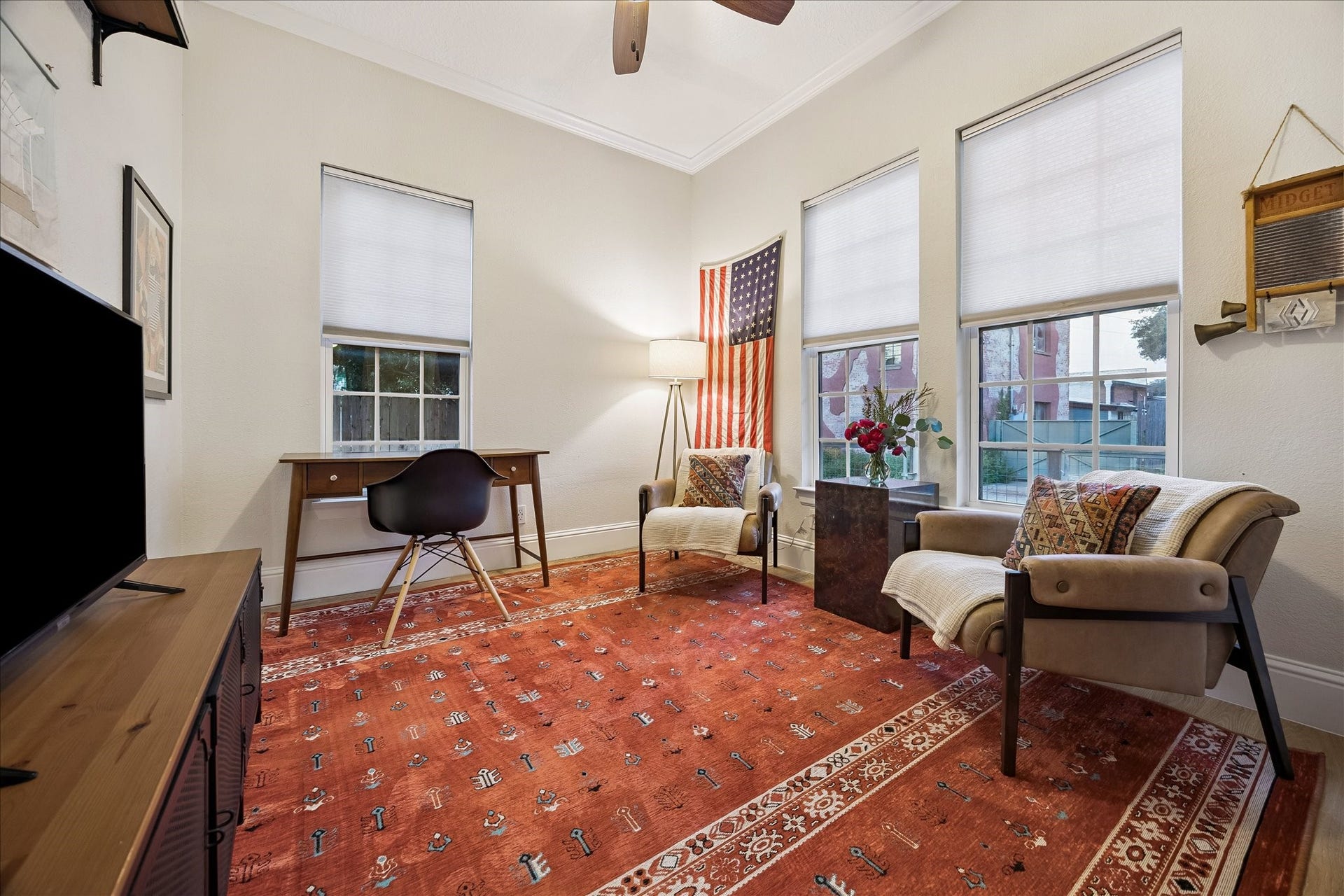 106 Alma Street, Houston, TX 77009 First bedroom off the entry