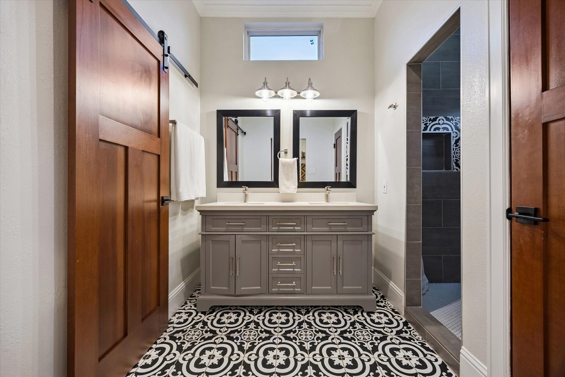 106 Alma Street, Houston, TX 77009 Primary bathroom with a double vanity