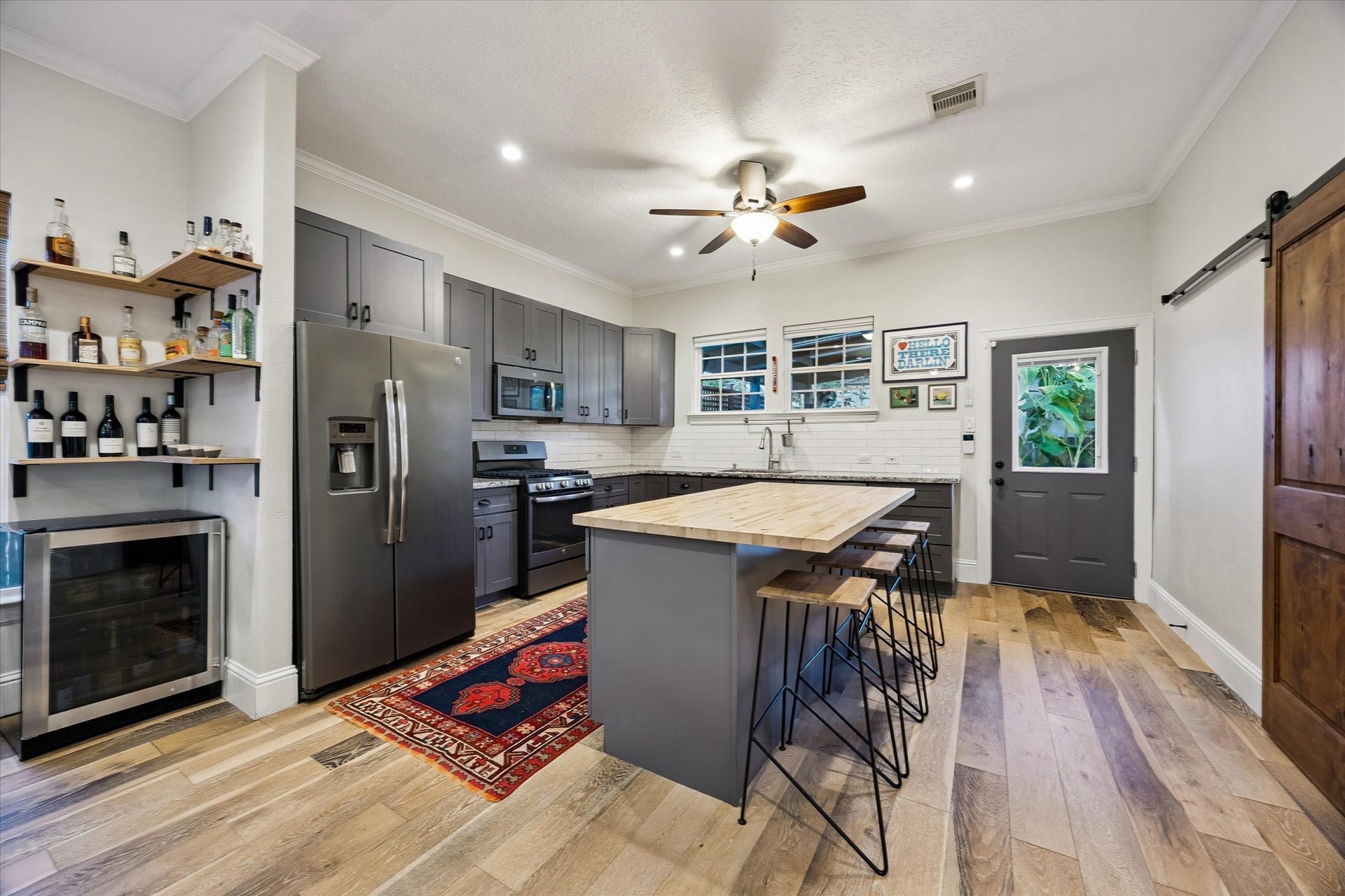 106 Alma Street, Houston, TX 77009 Large island with room for everyone to gather