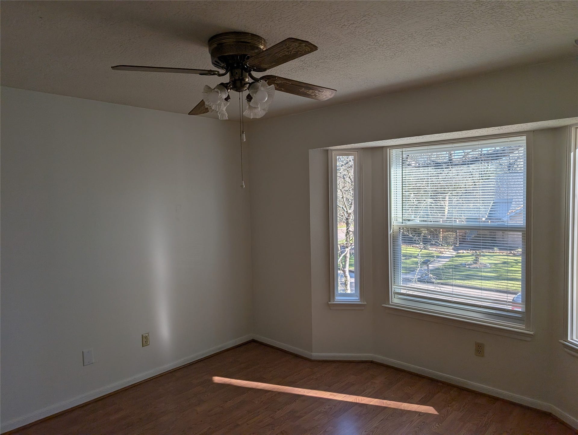 2055 Riverlawn, Houston, TX 77339 2055 Riverlawn, Houston, TX 77339