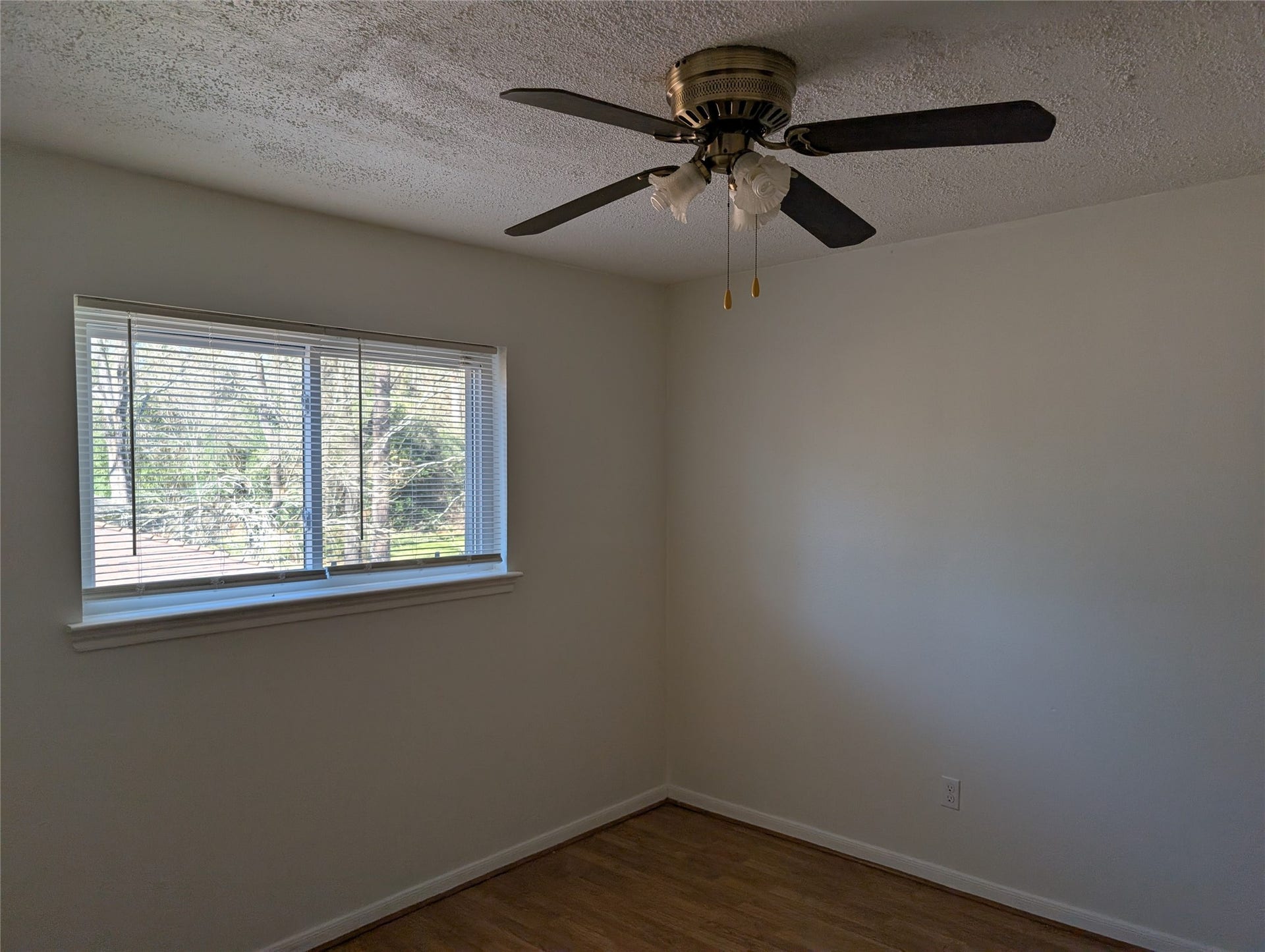 2055 Riverlawn, Houston, TX 77339 2055 Riverlawn, Houston, TX 77339