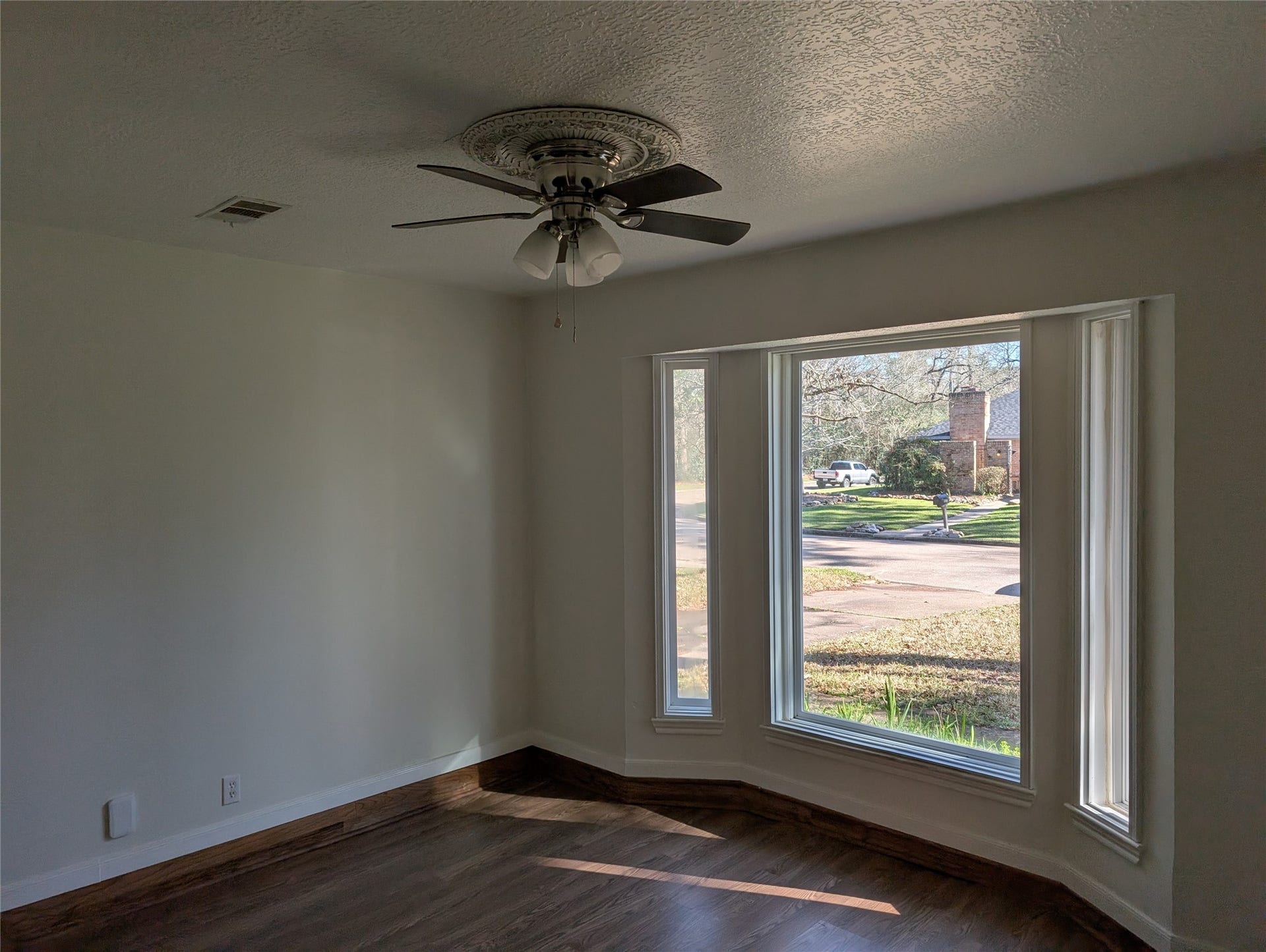 2055 Riverlawn, Houston, TX 77339 2055 Riverlawn, Houston, TX 77339