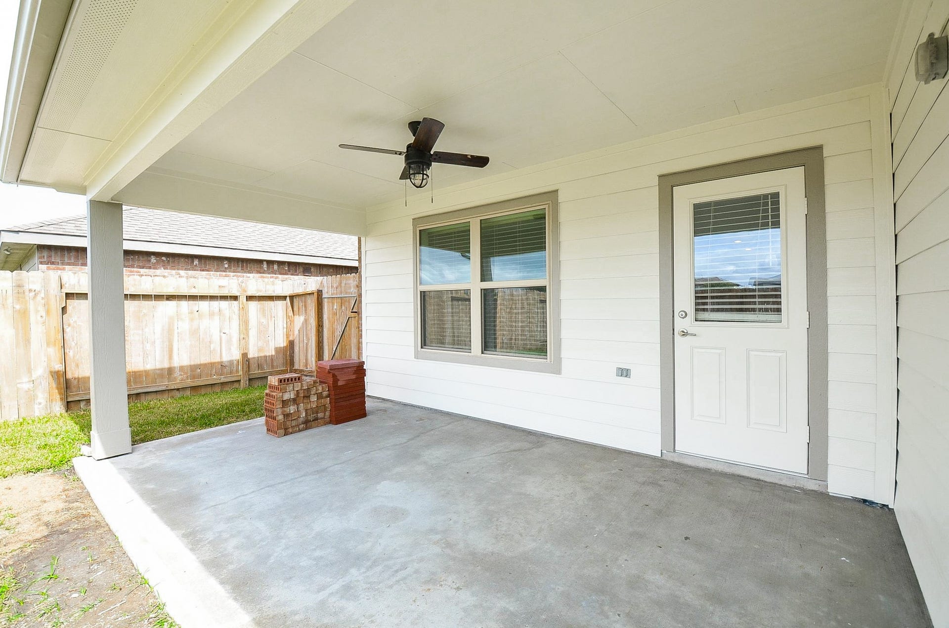 8106 Oakleaf Meadow Court, Rosharon, TX 77583