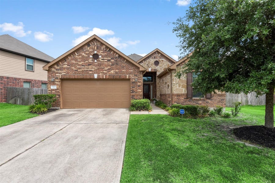 Property photo for 24115 Buffalo Cove Lane, Katy, TX