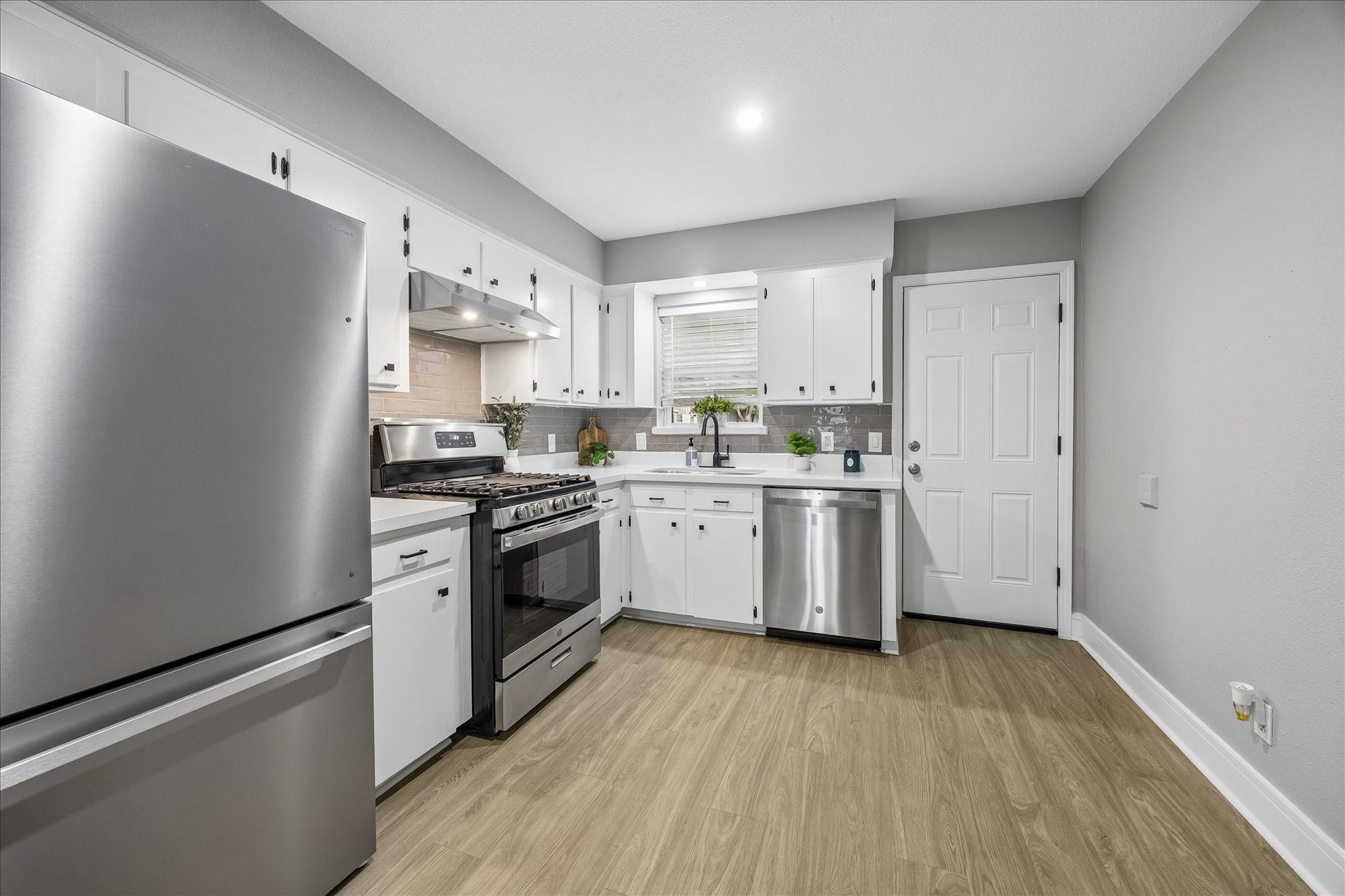 177 W Tri Oaks Lane, #177, Houston, TX 77043 177 W Tri Oaks Lane, #177, Houston, TX 77043