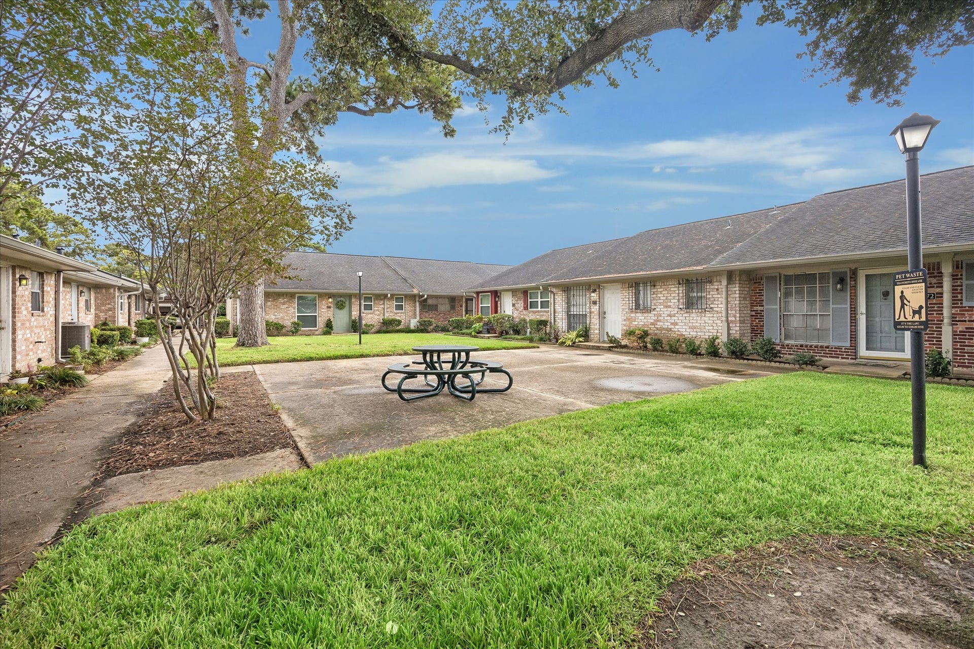 177 W Tri Oaks Lane, #177, Houston, TX 77043 177 W Tri Oaks Lane, #177, Houston, TX 77043