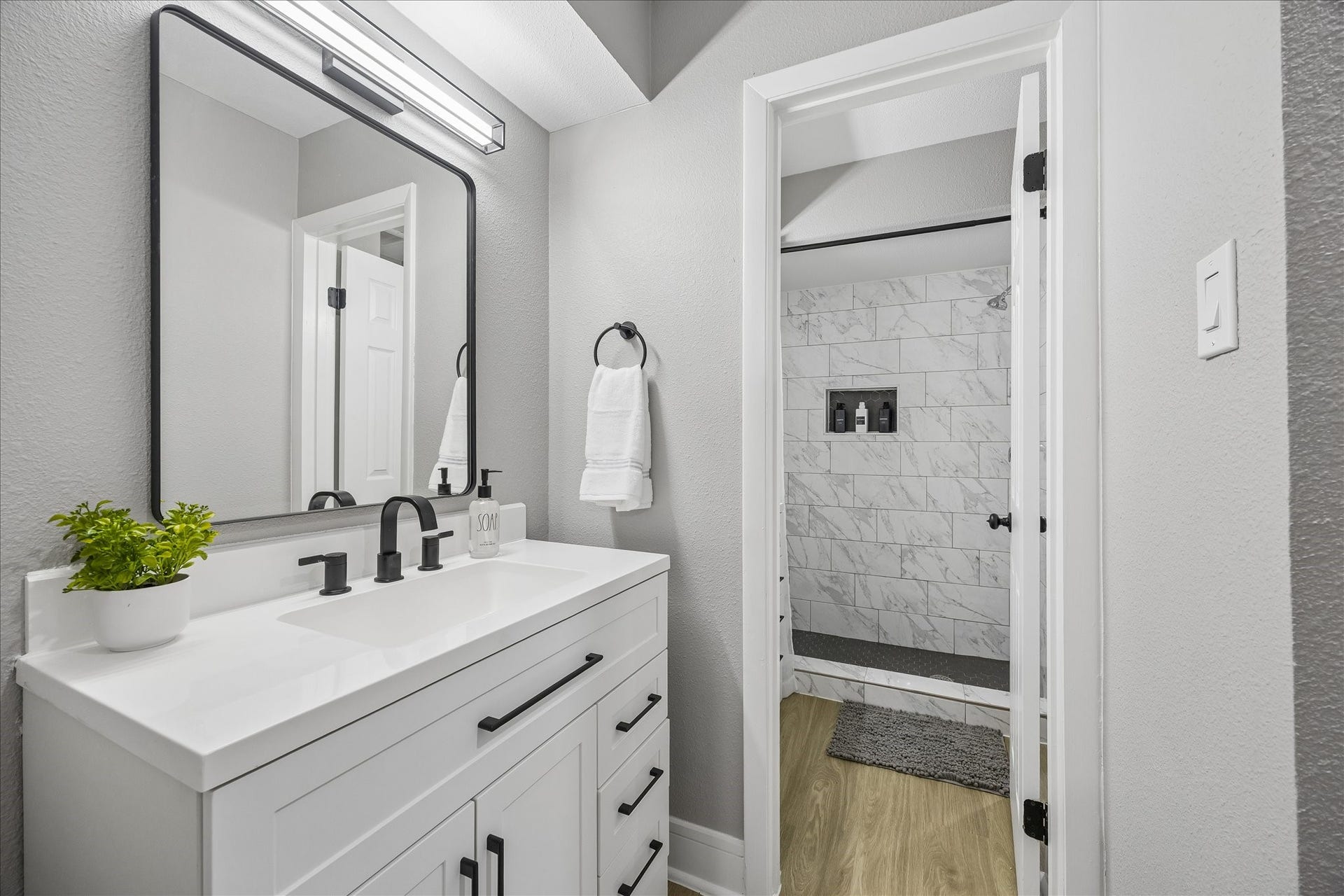 177 W Tri Oaks Lane, #177, Houston, TX 77043 177 W Tri Oaks Lane, #177, Houston, TX 77043