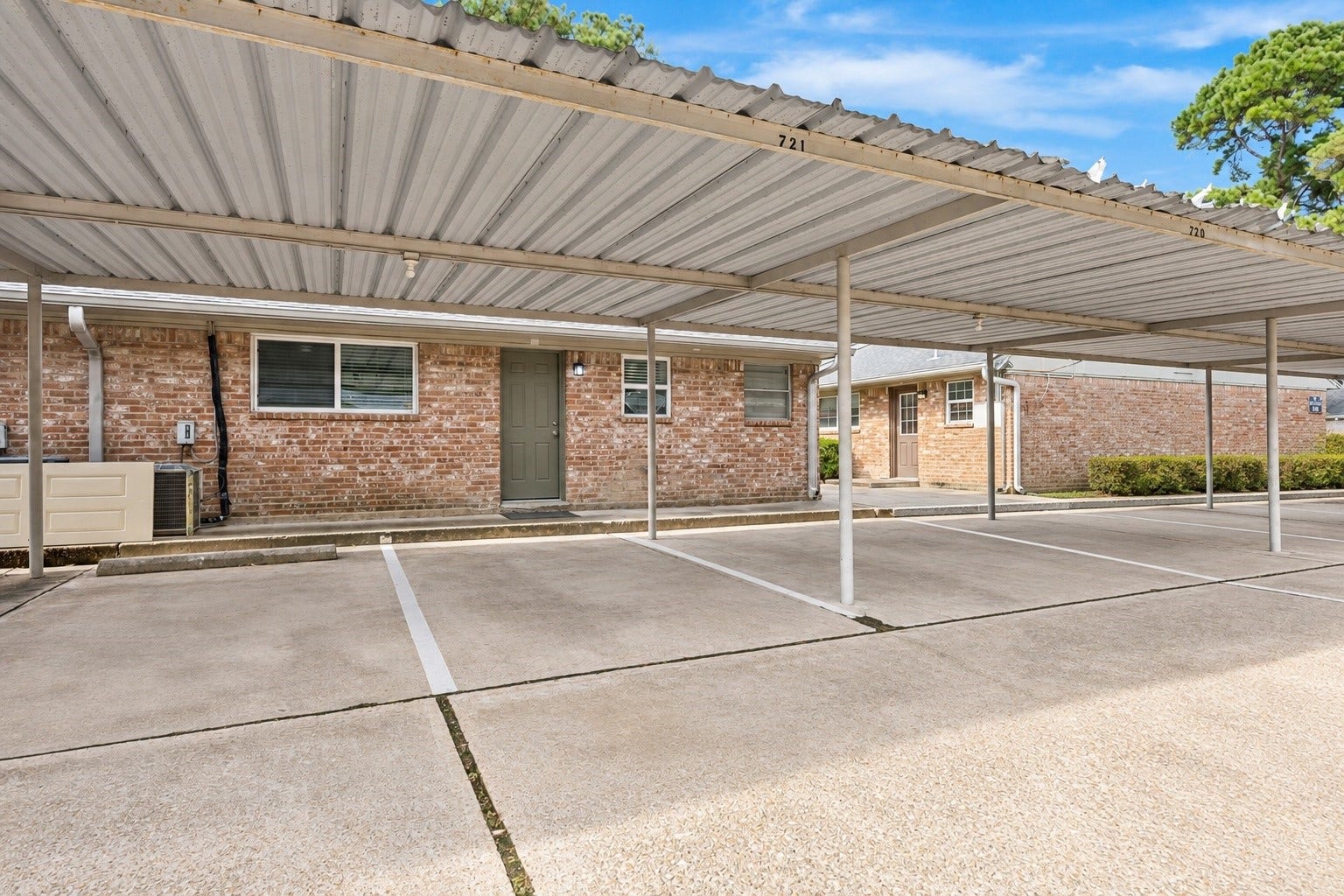177 W Tri Oaks Lane, #177, Houston, TX 77043 Dedicated covered parking.