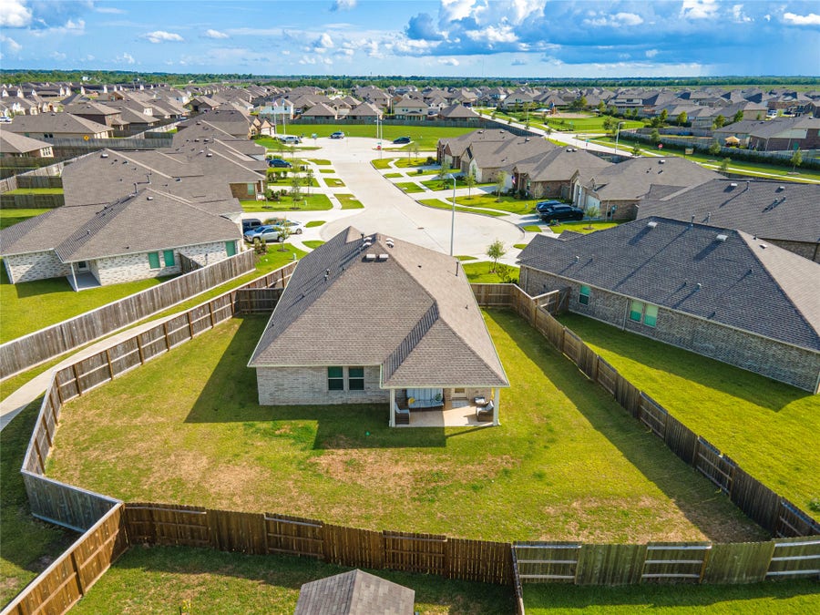 Property photo for 2609 Furbeck Ridge Drive, League City, TX