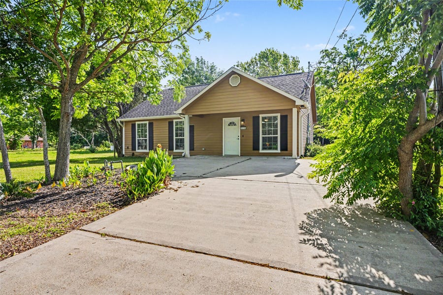 Property photo for 326 S Bell Drive, Texas City, TX
