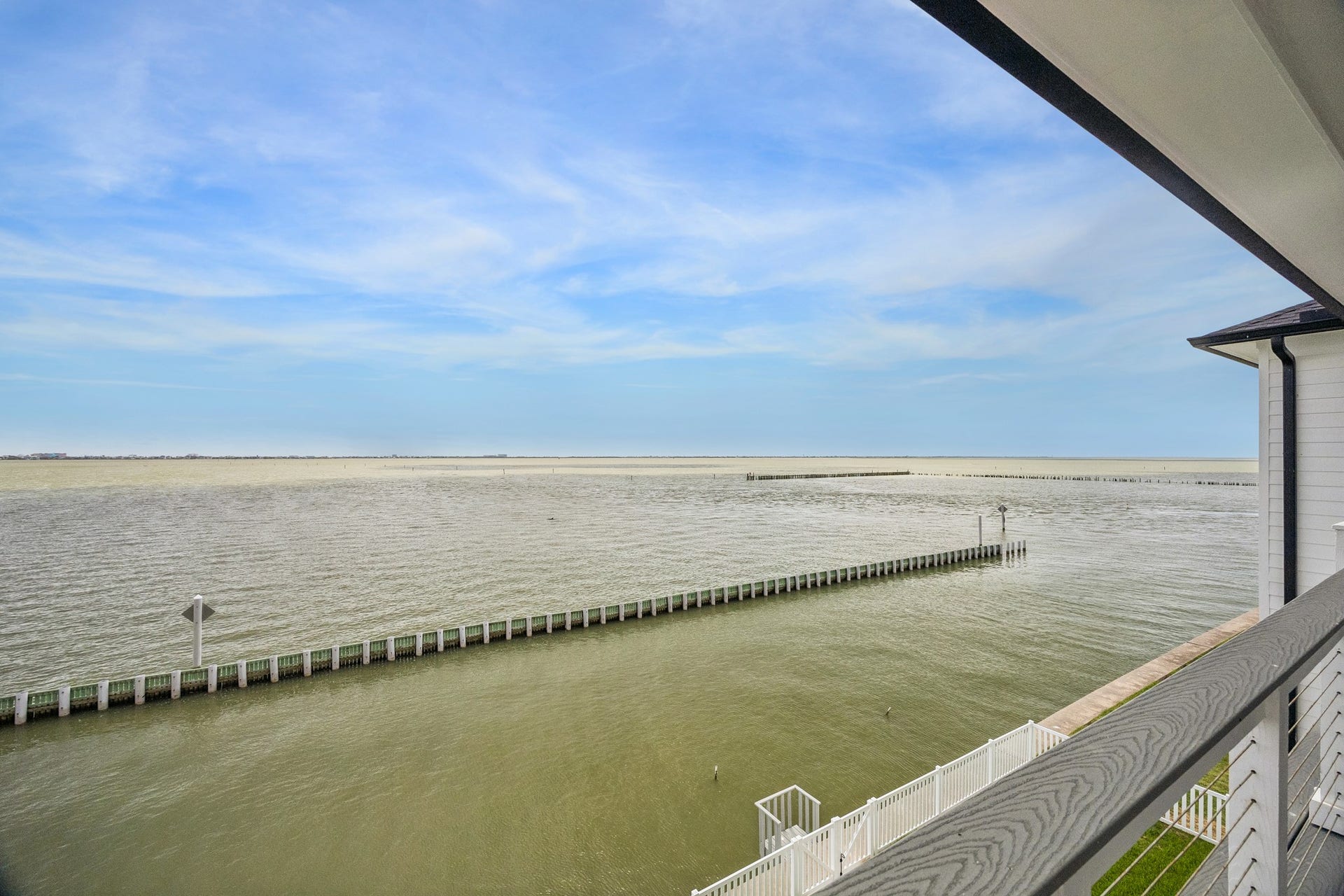 403 Hana Drive, Tiki Island, TX 77554 403 Hana Drive, Tiki Island, TX 77554
