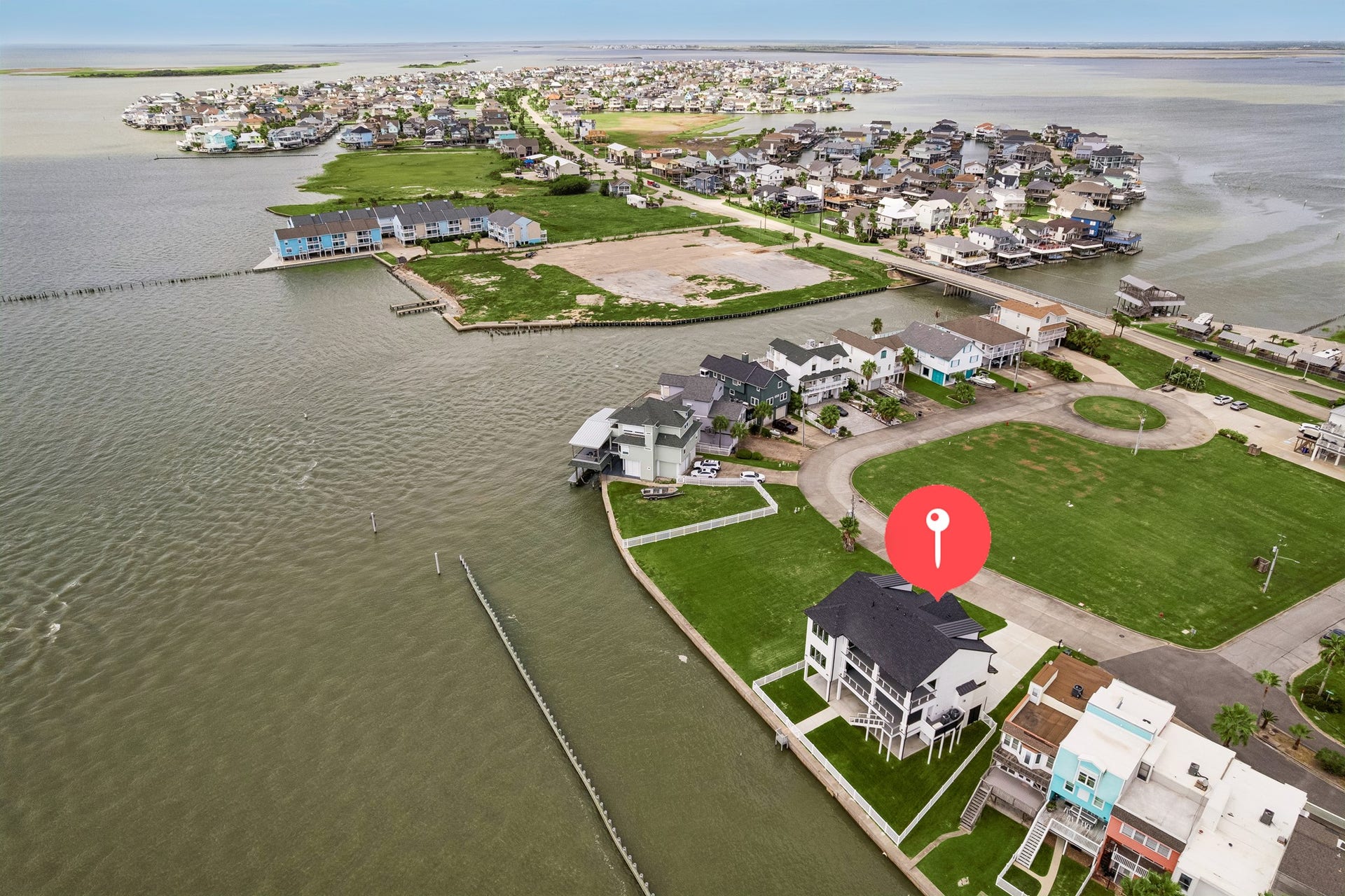 403 Hana Drive, Tiki Island, TX 77554 403 Hana Drive, Tiki Island, TX 77554