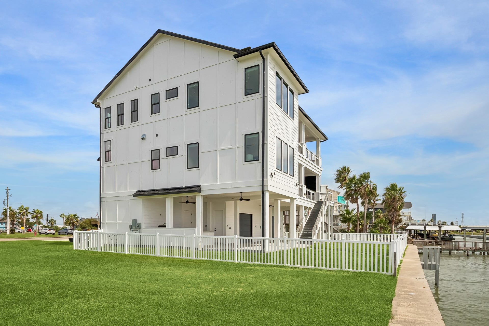 403 Hana Drive, Tiki Island, TX 77554 403 Hana Drive, Tiki Island, TX 77554