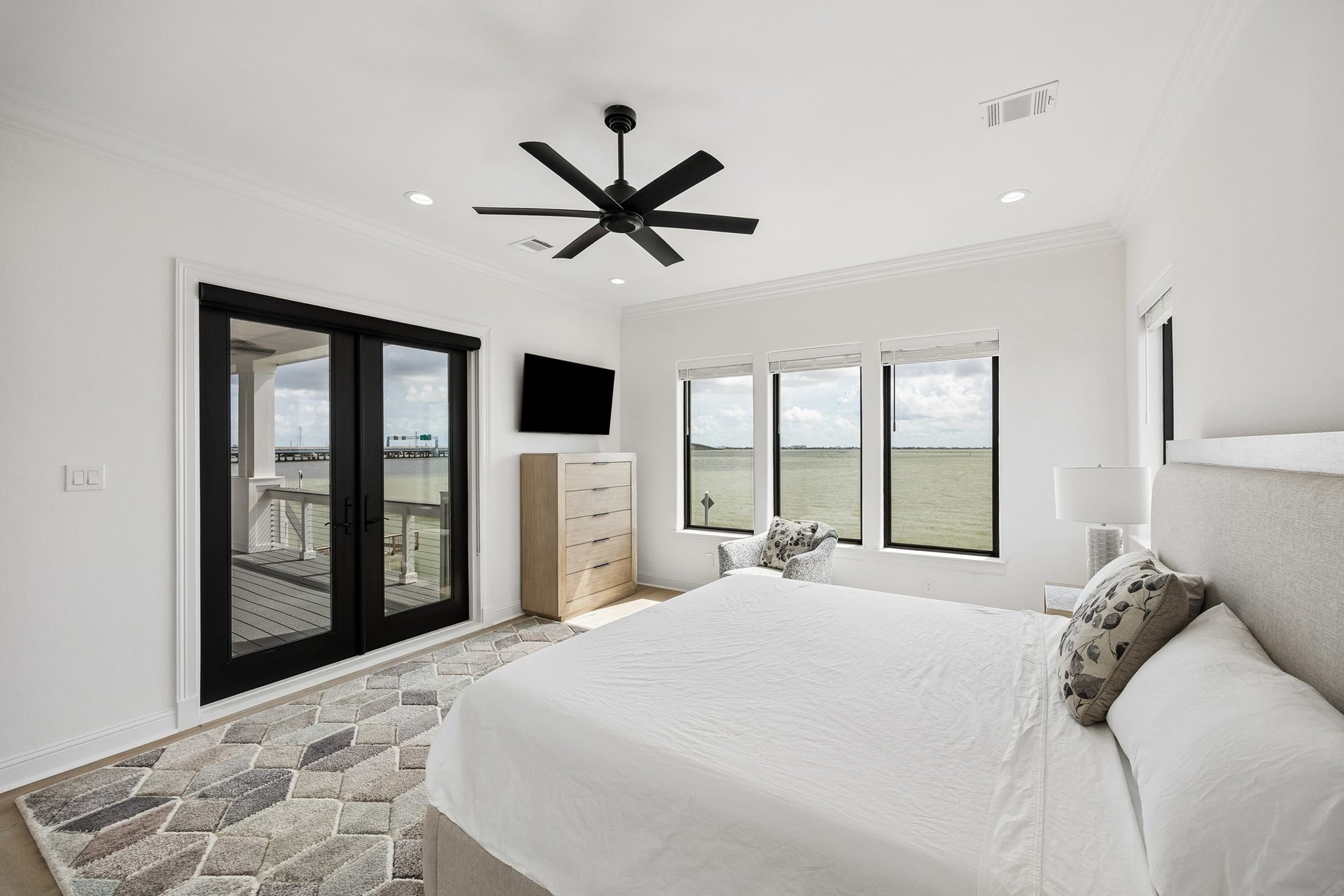 403 Hana Drive, Tiki Island, TX 77554 403 Hana Drive, Tiki Island, TX 77554