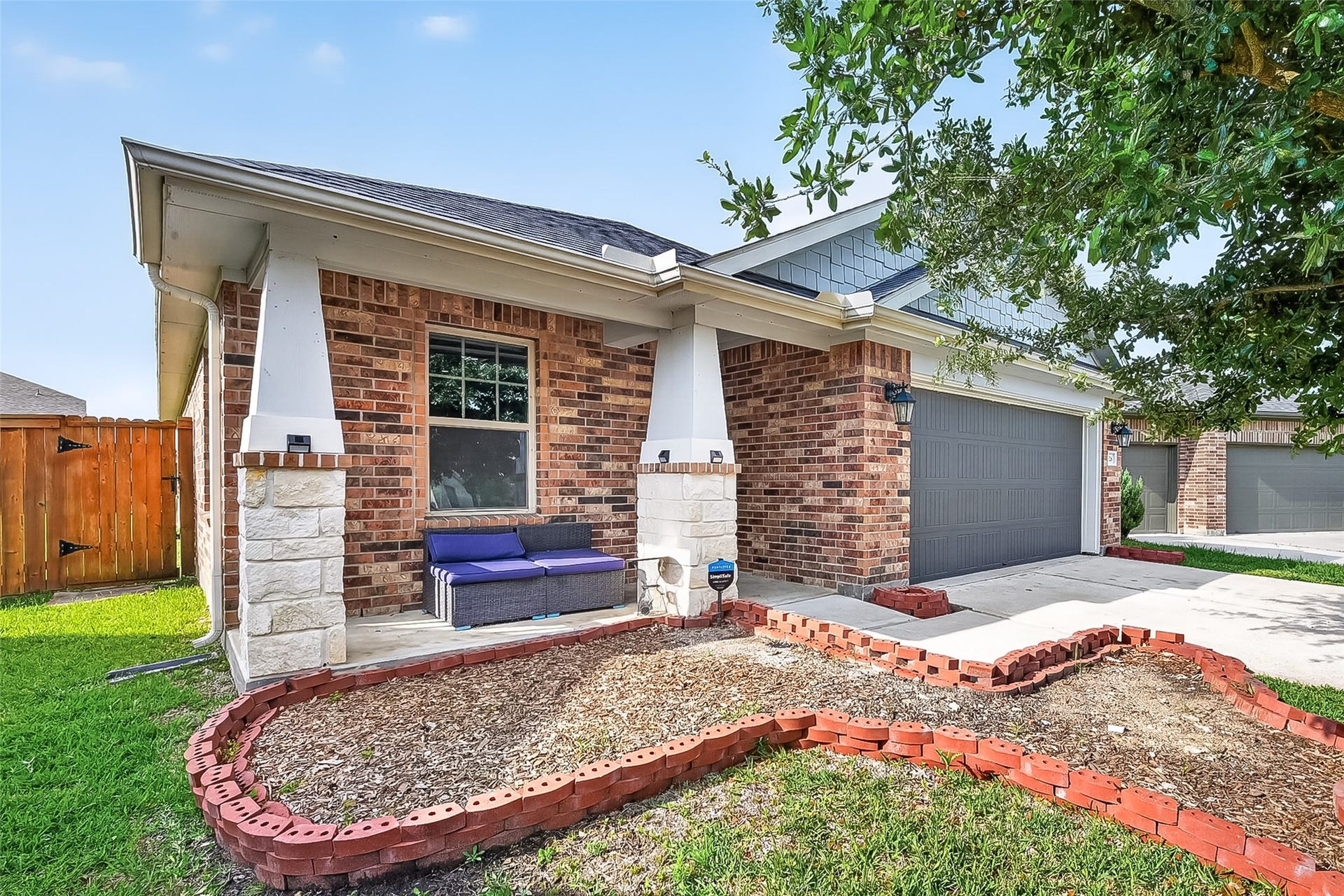 526 Heron Bay Circle, La Porte, TX 77571