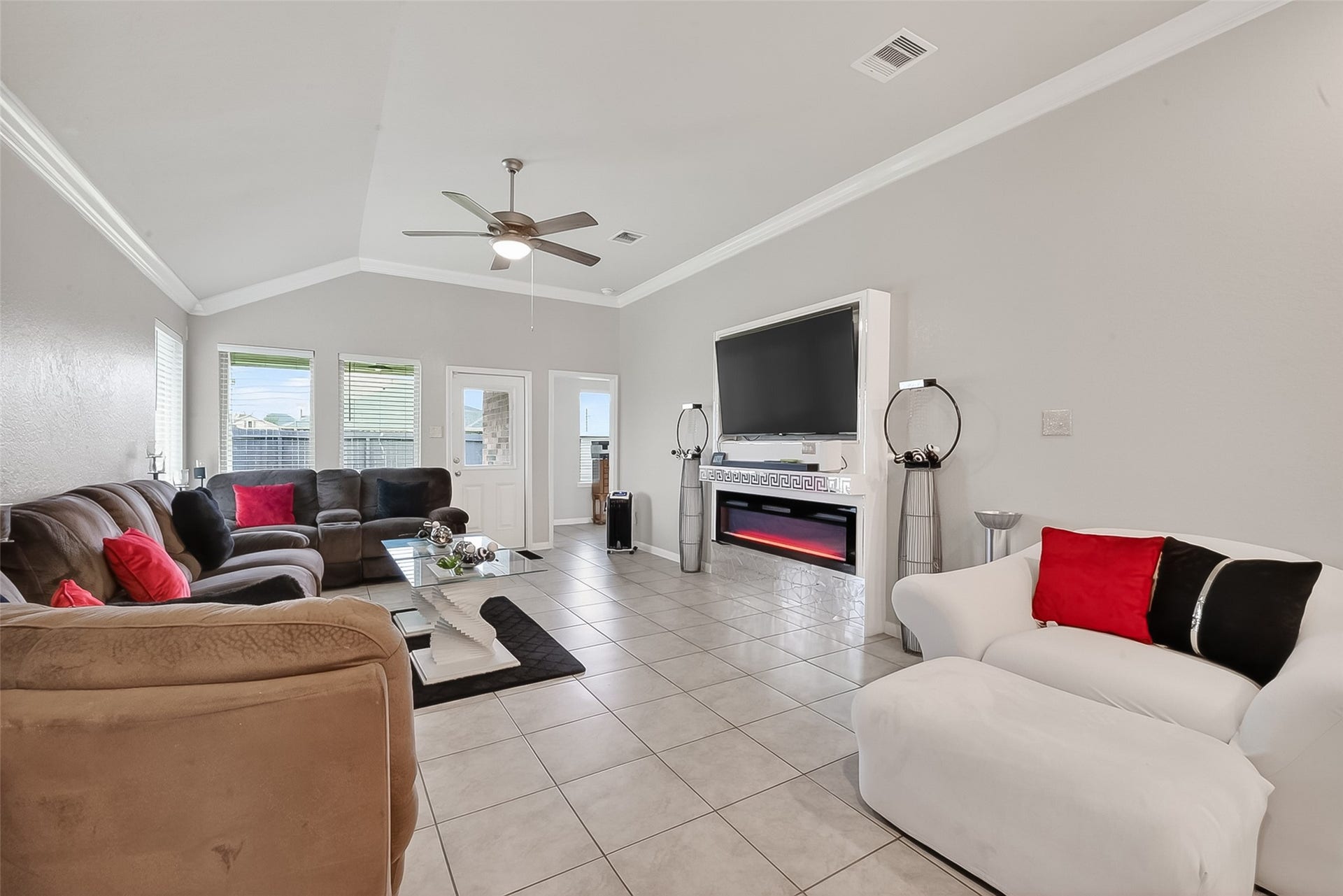 526 Heron Bay Circle, La Porte, TX 77571