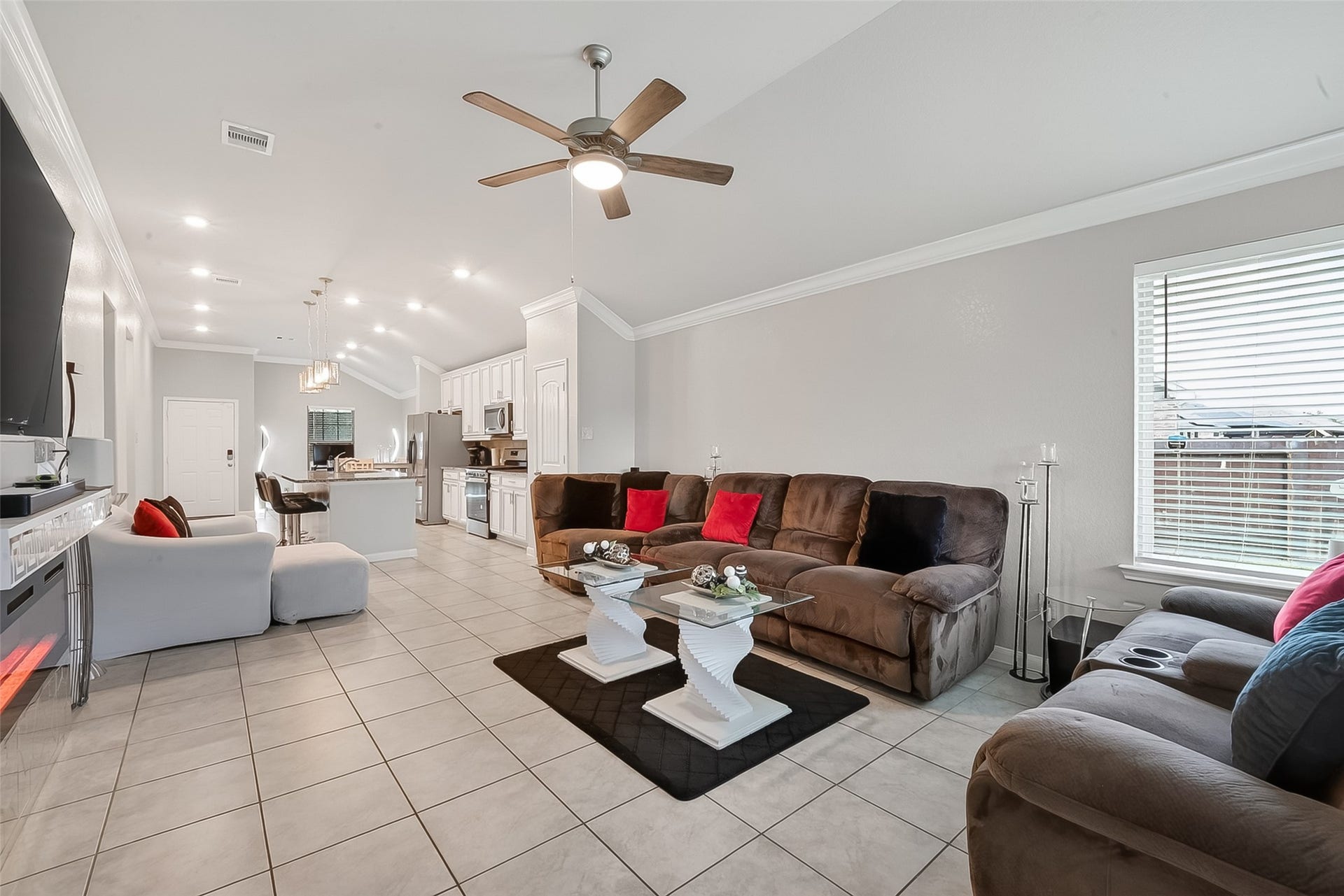 526 Heron Bay Circle, La Porte, TX 77571