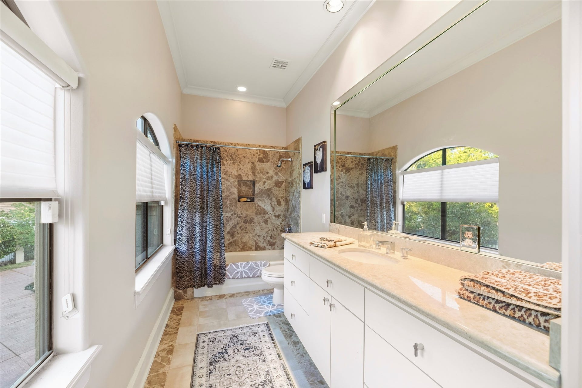 16815 Southern Oaks Drive, Houston, TX 77068 16815 Southern Oaks Drive, Houston, TX 77068