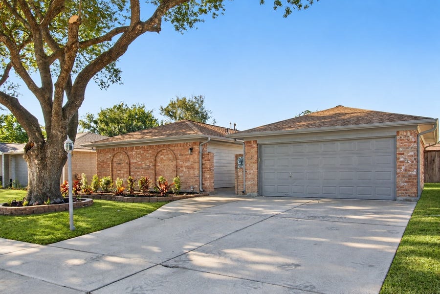 Property photo for 855 Silverpines Road, Houston, TX